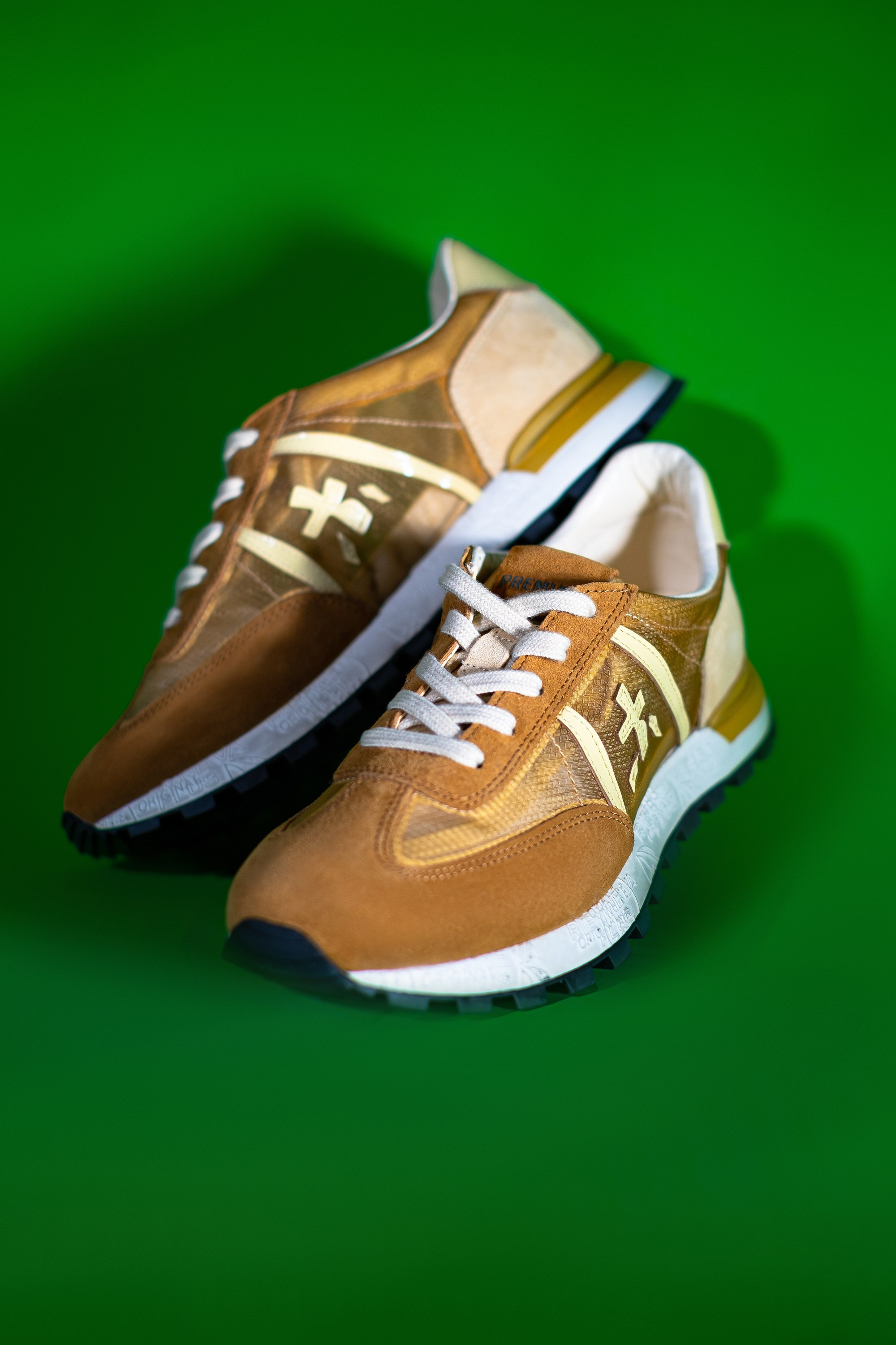 Предметная съёмка для маркетплейсов обуви. Предметный фотограф в Симферополе Антон Катунин