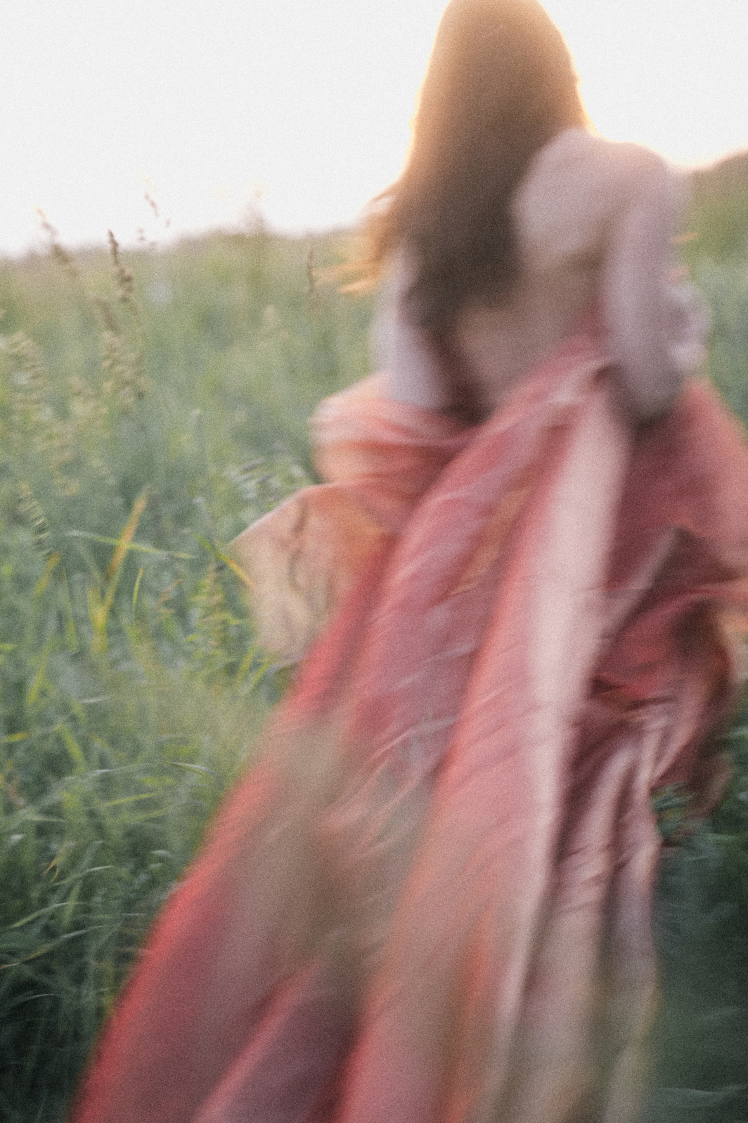 Eleonora in field. Главная