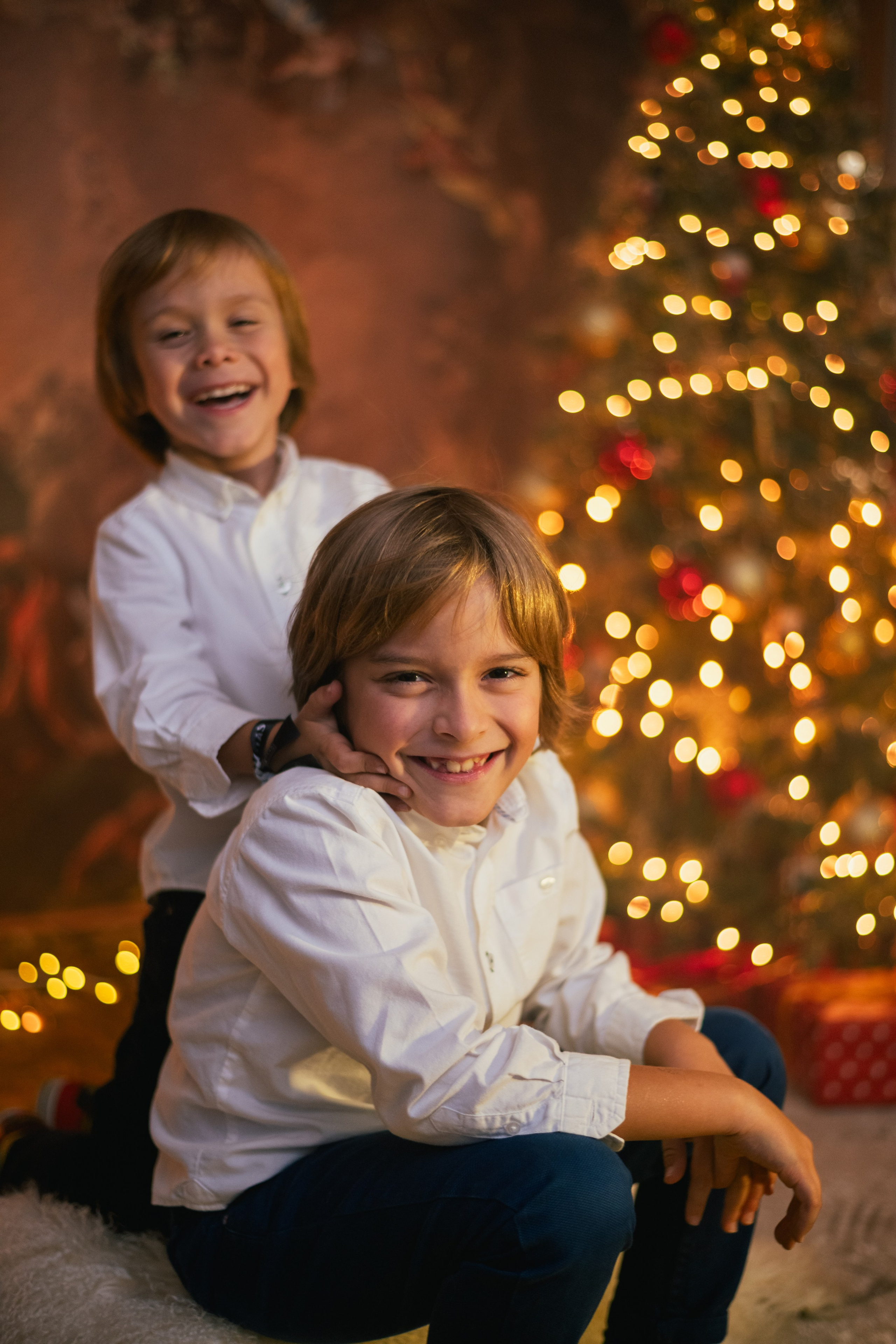CHRISTMAS FOR VIKTOR AND ALEKSANDR. Anastasiia Antoniuk portrait, family and couple photographer, Portugal