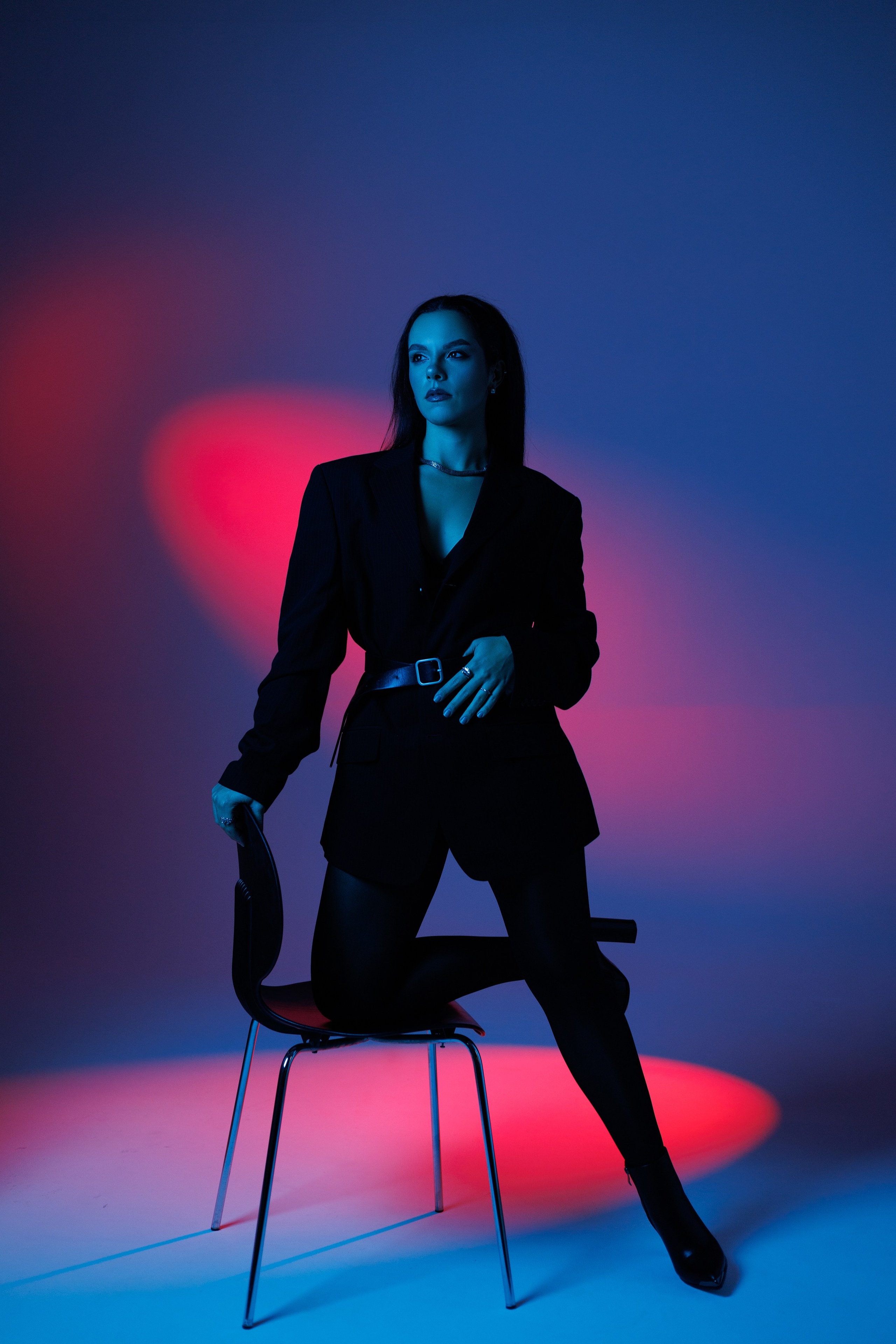 Цветной свет и фигуры. Фотограф Минск