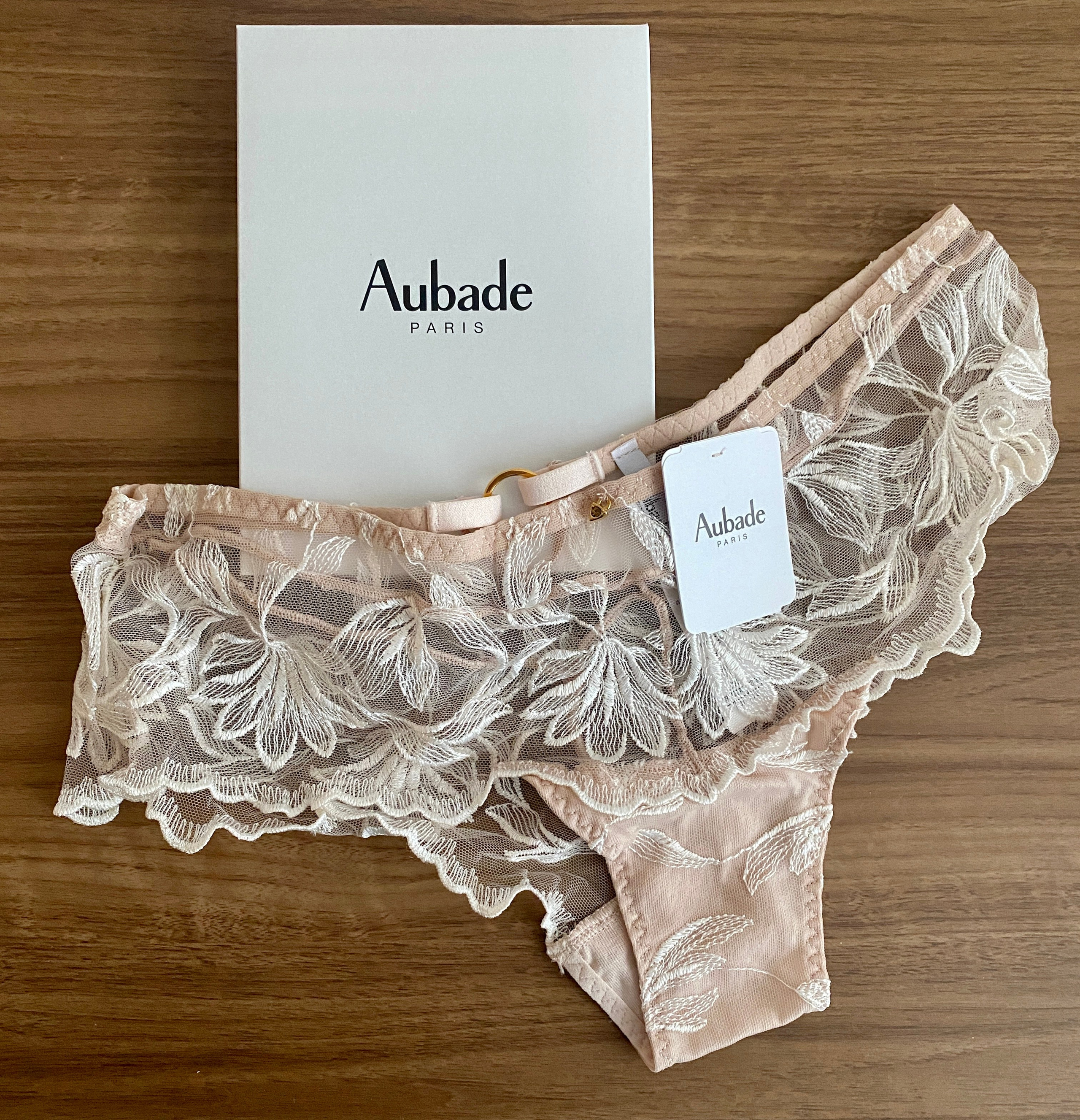 Нижнее белье и купальники. Ваш байер во Франции