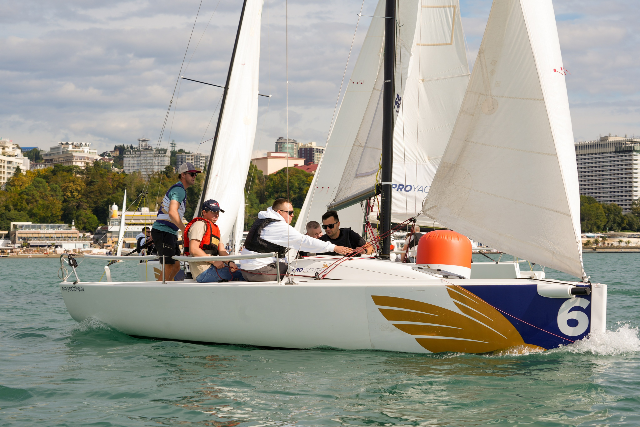 Яхтенная регата для компании Агрегатка. Репортажный фотограф в Красной Поляне и Сочи Павлюченко Екатерина