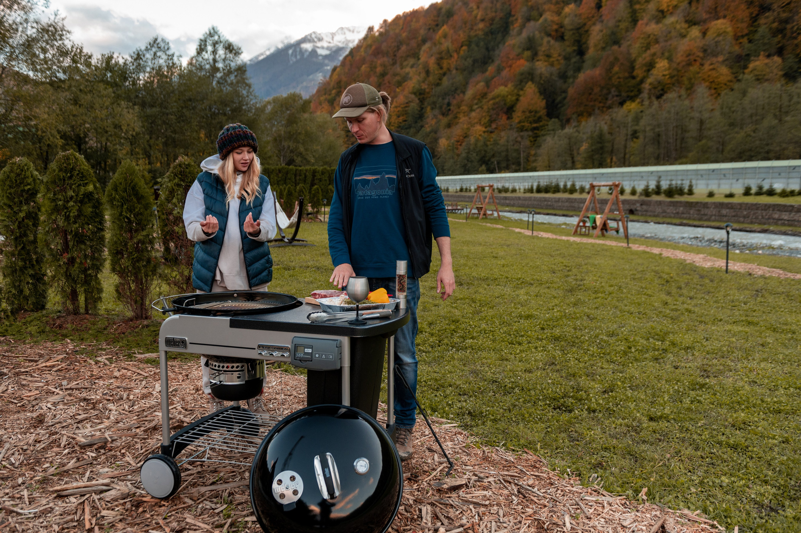 Контент съемка места для отдыха на курорте Газпром Поляна «Мзымта Пляж». Репортажный фотограф в Красной Поляне и Сочи Павлюченко Екатерина