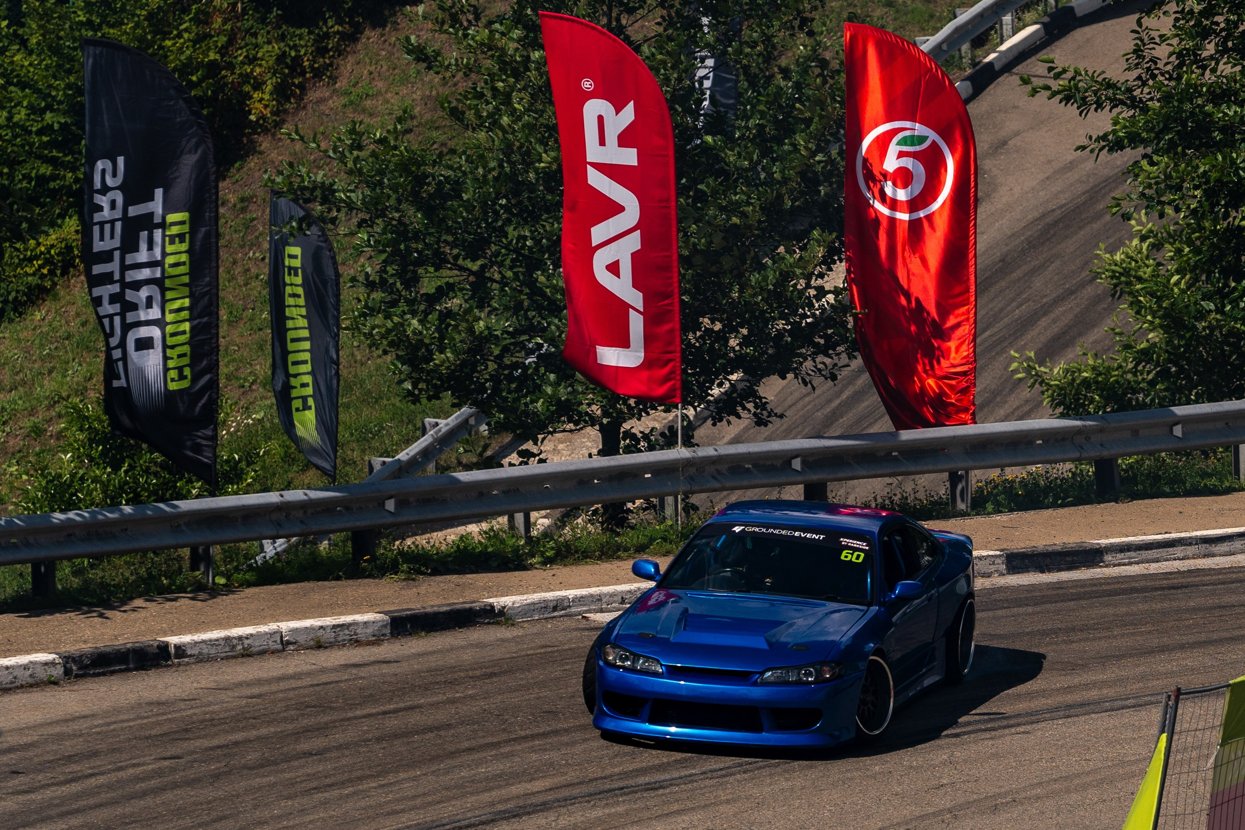 Автомобильные дрифт-гонки в рамках фестиваля Grounded 2024. Репортажный фотограф в Красной Поляне и Сочи Павлюченко Екатерина