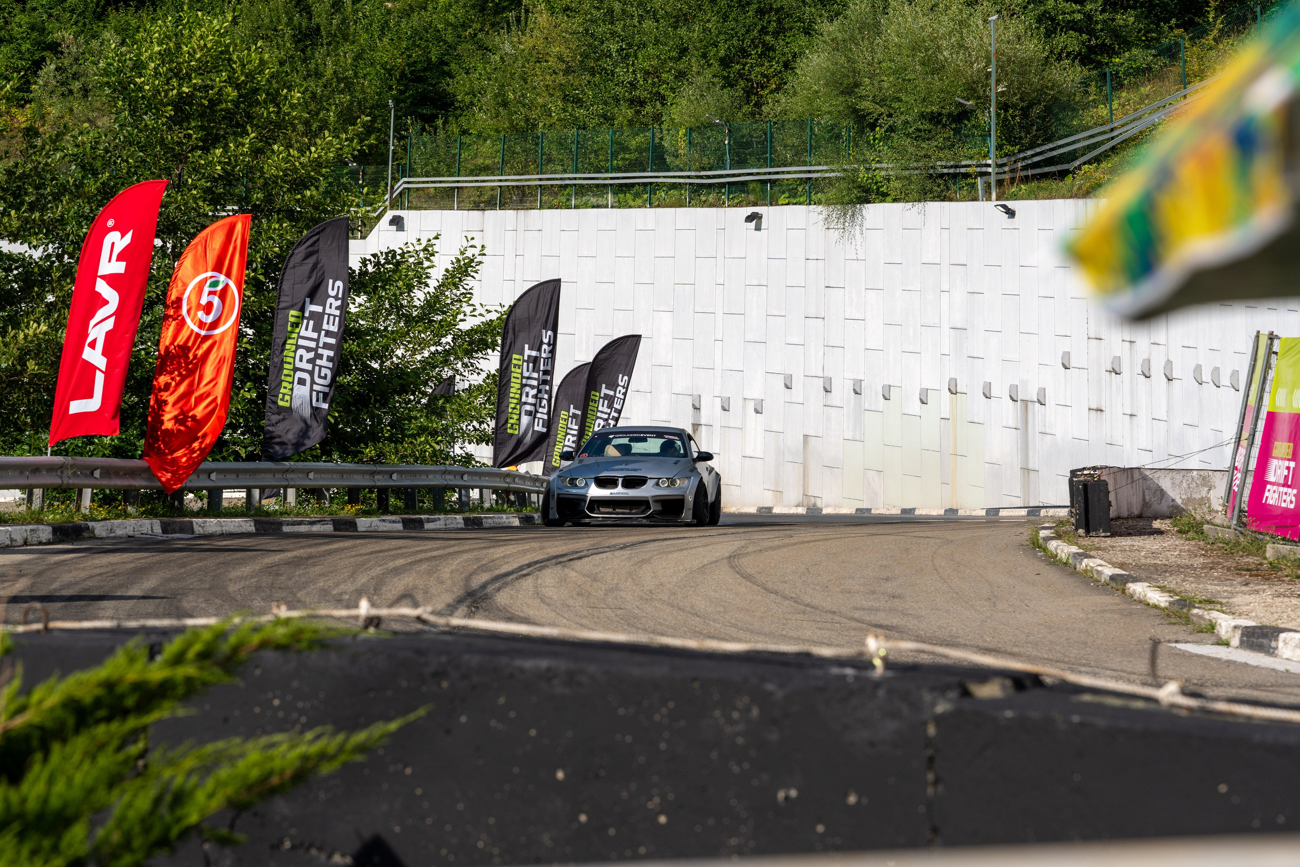 Фотоотчет партнеской интеграции для сети «Пятерочка» на фестивале «Grounded». Репортажный фотограф в Красной Поляне и Сочи Павлюченко Екатерина