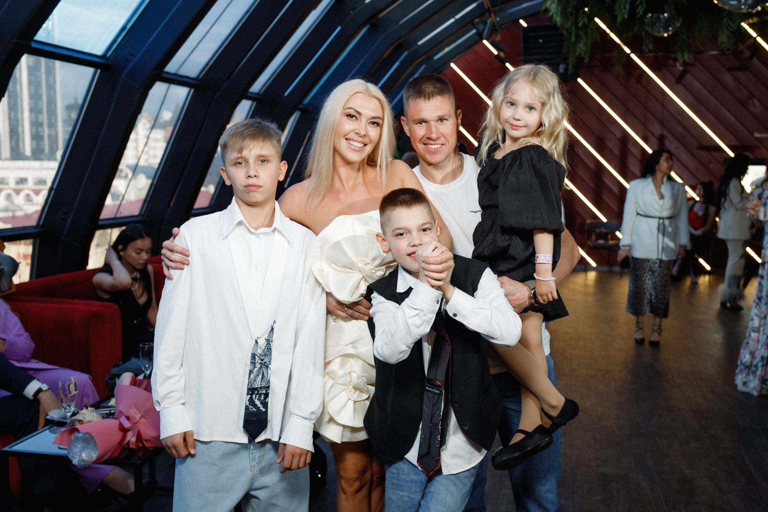 QUEEN KHV [12 ЛЕТ]. СВОИ. ФОТООТЧЕТЫ-СОБЫТИЯ-МЕСТА