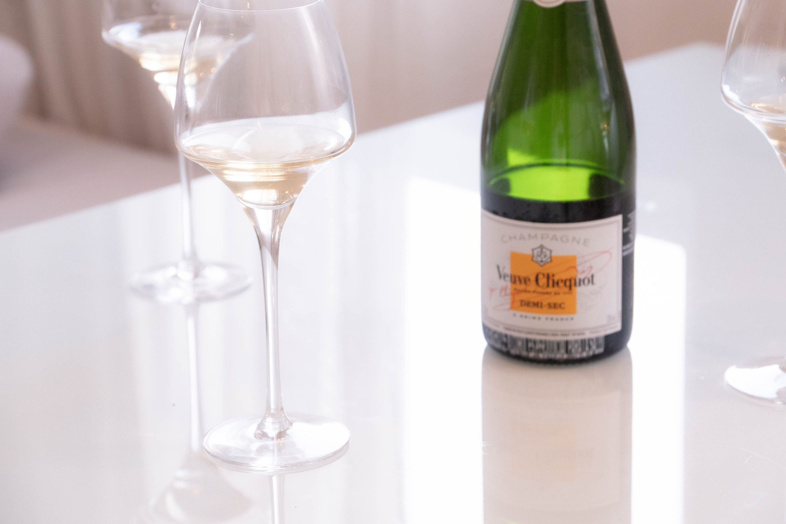 Catalina and Romain. Wedding Photographer in Barcelona and Medellin