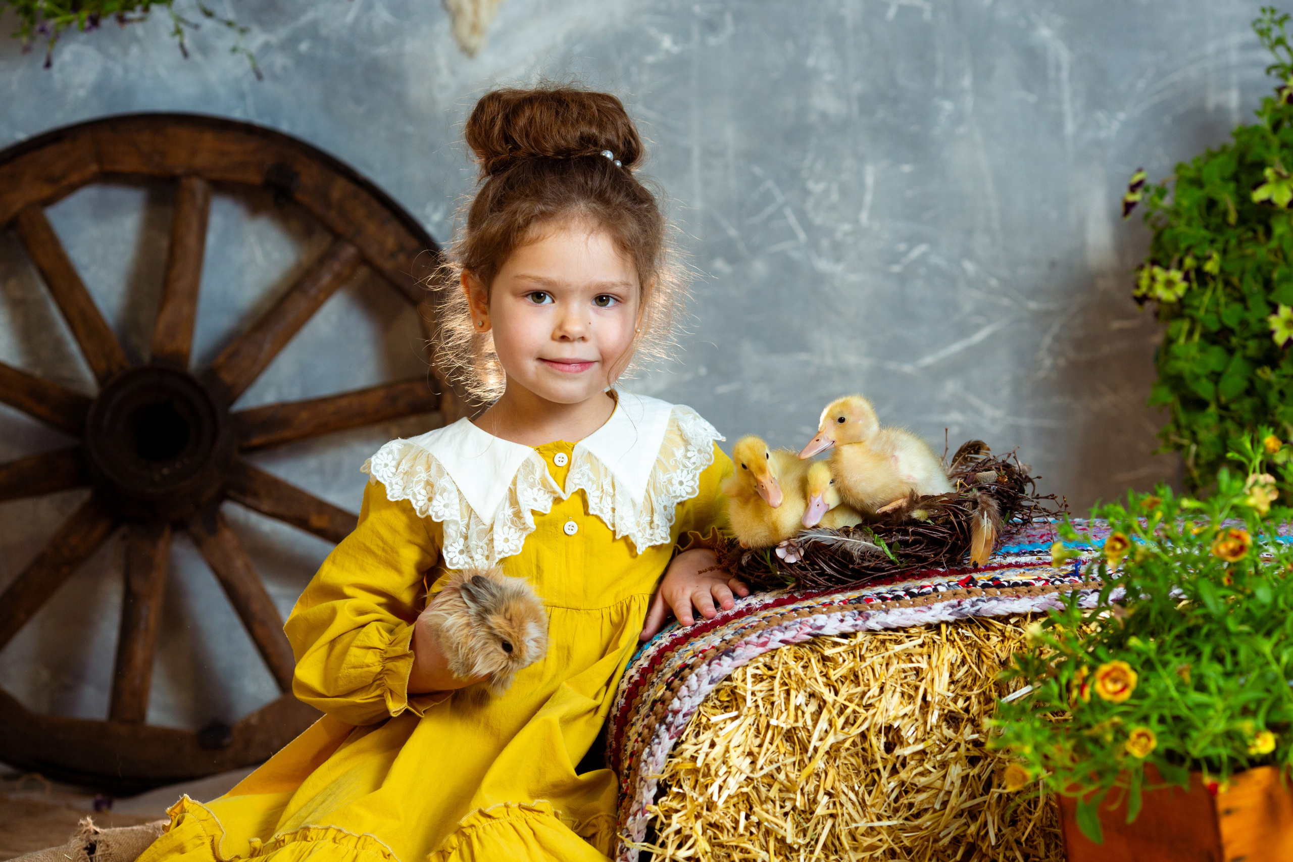 С утятами. Алёна. Фотограф Антонина Свешникова. ВЫПУСКНЫЕ ФОТОКНИГИ для детских садов и школ. Москва, Владимир