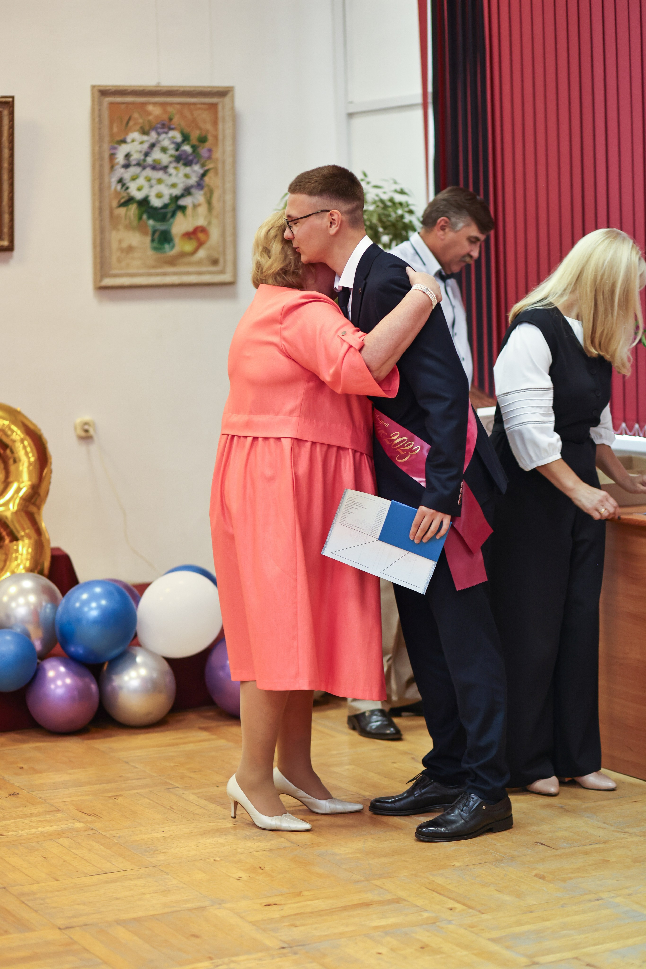 Вручение аттестатов. Школа № 7, выпускники 11 класса 2023 г. Студия выпускных альбомов Остров