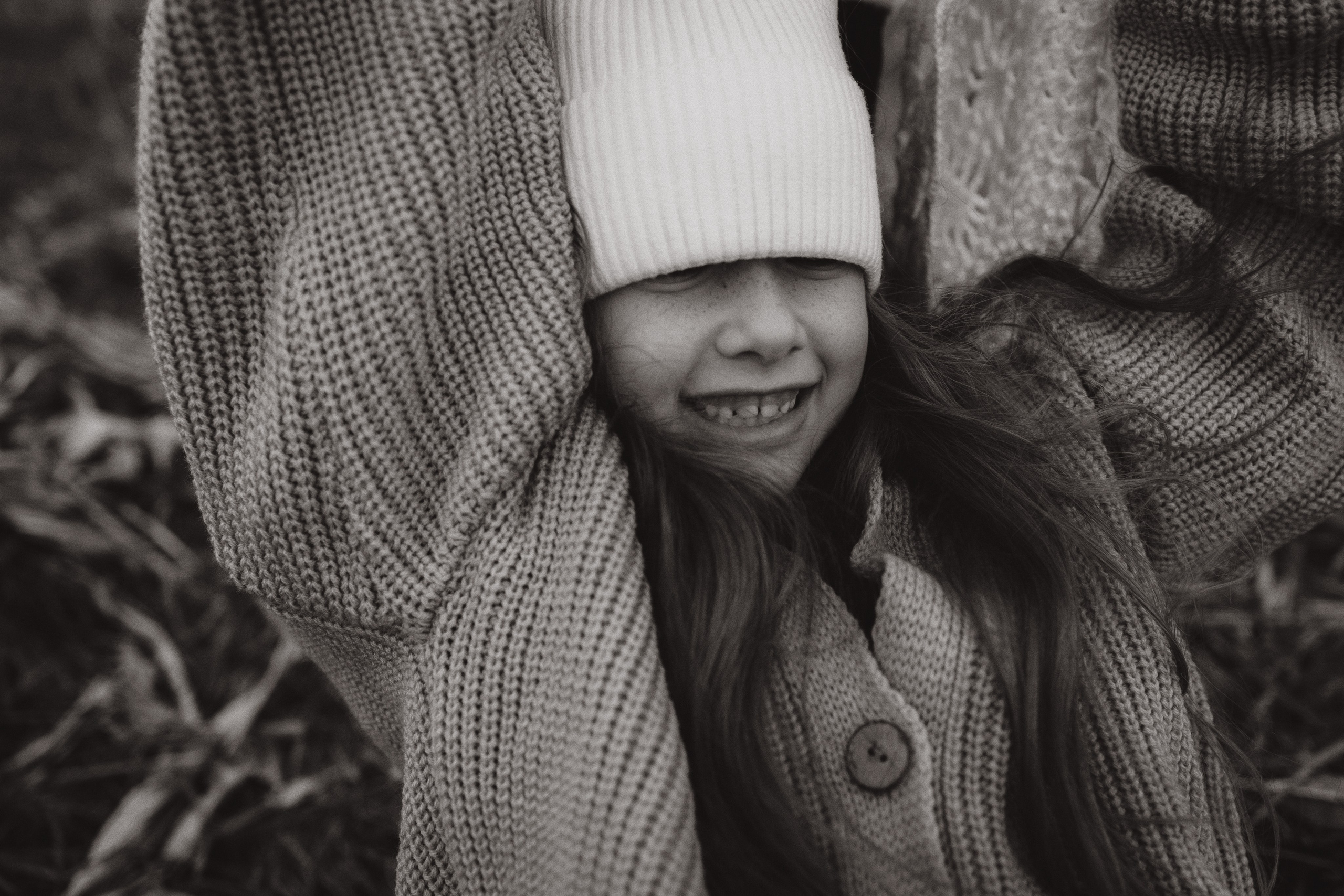 Оля, Ксюша и кукуруза. Фотограф Елена Рябцева