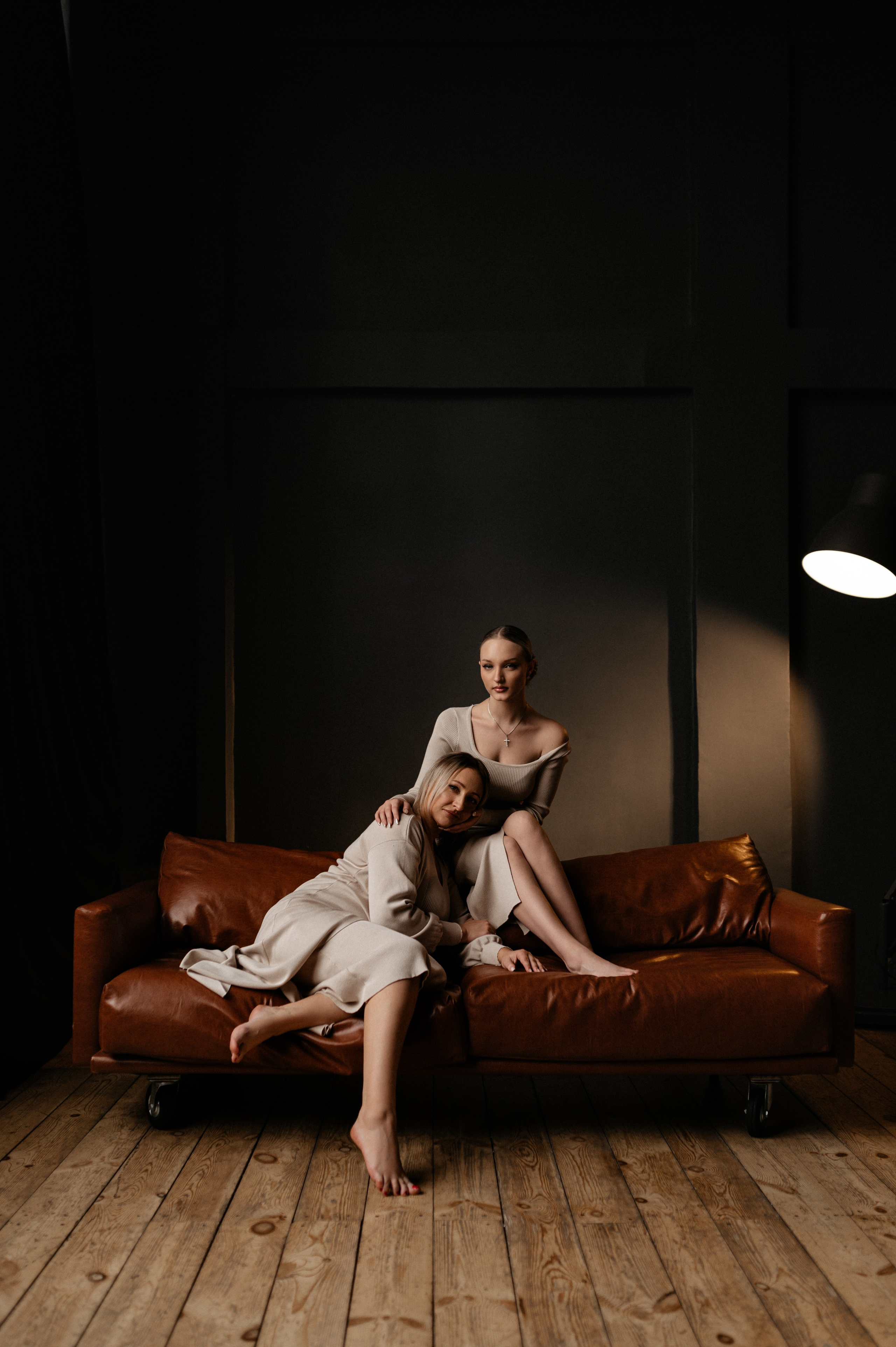 Мама и дочь. Главная