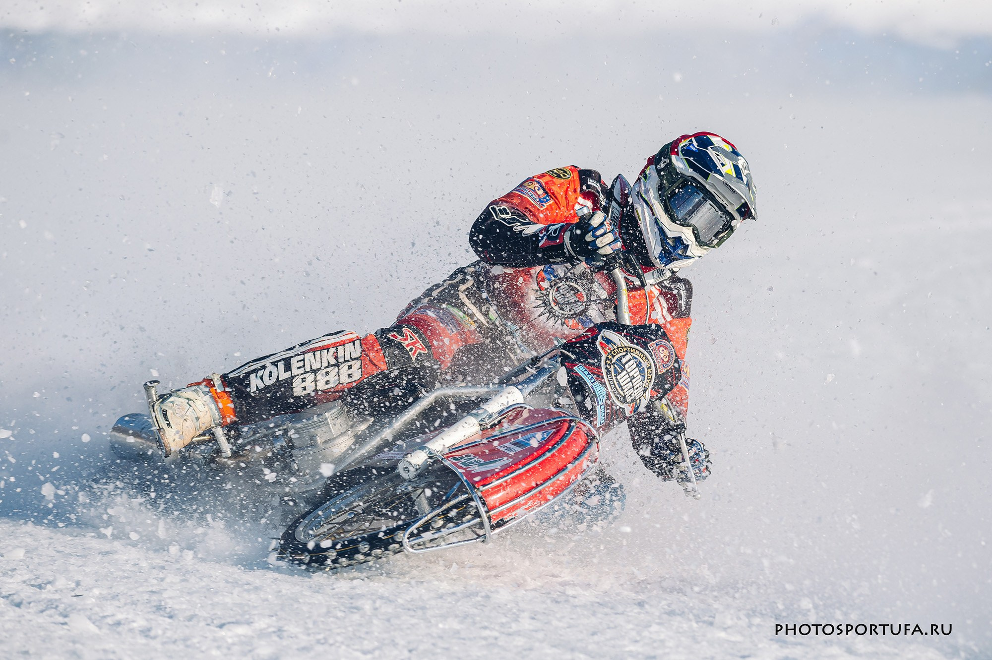 Мотогонку на льду. Спортивный фотограф в Уфе Евгений Буров