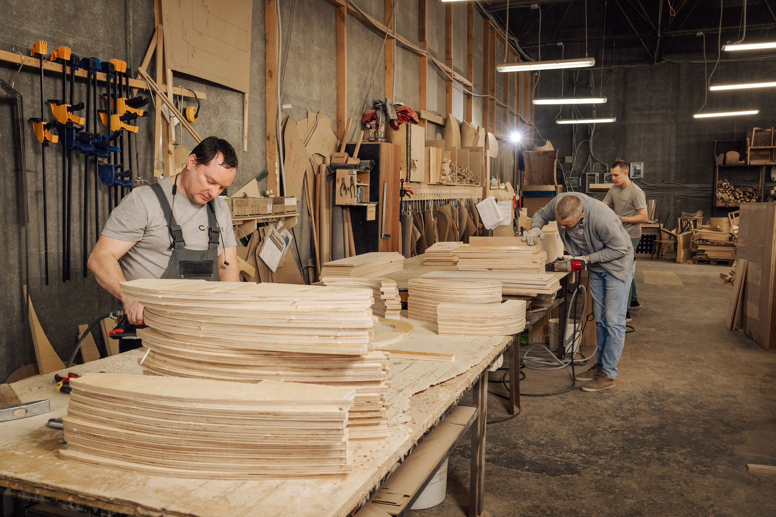 Сборочный цех караса мебели