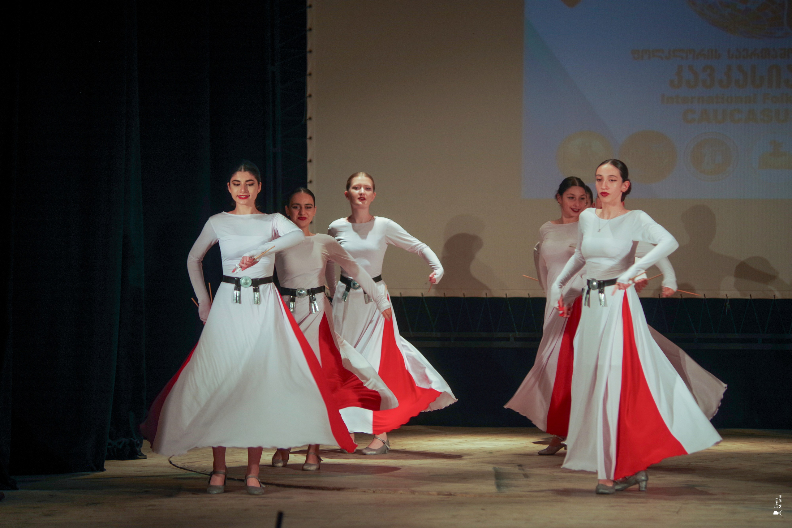 Танцы в прекрасном Они. Портретный фотограф Денис Милютин
