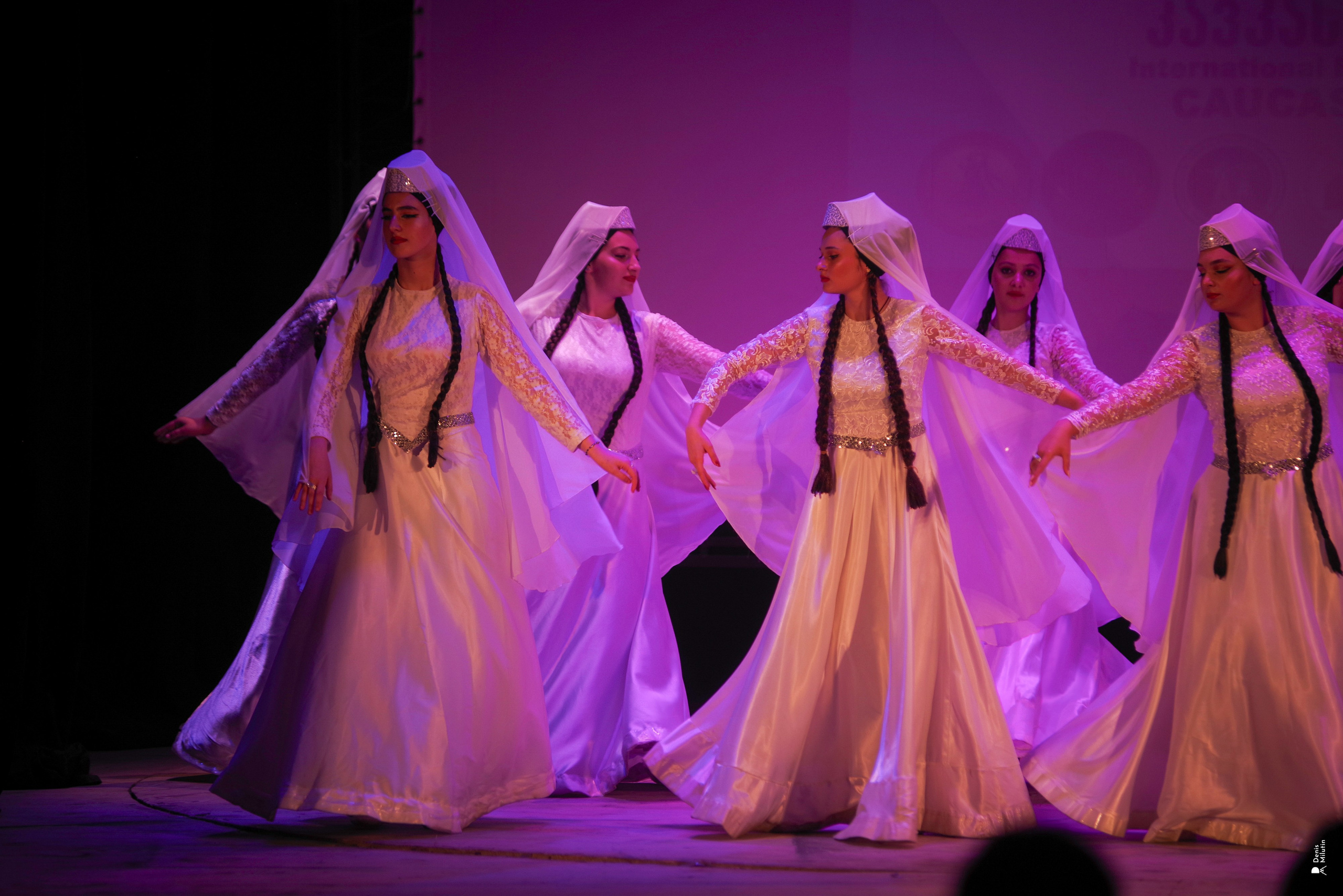 Танцы в прекрасном Они. Портретный фотограф Денис Милютин