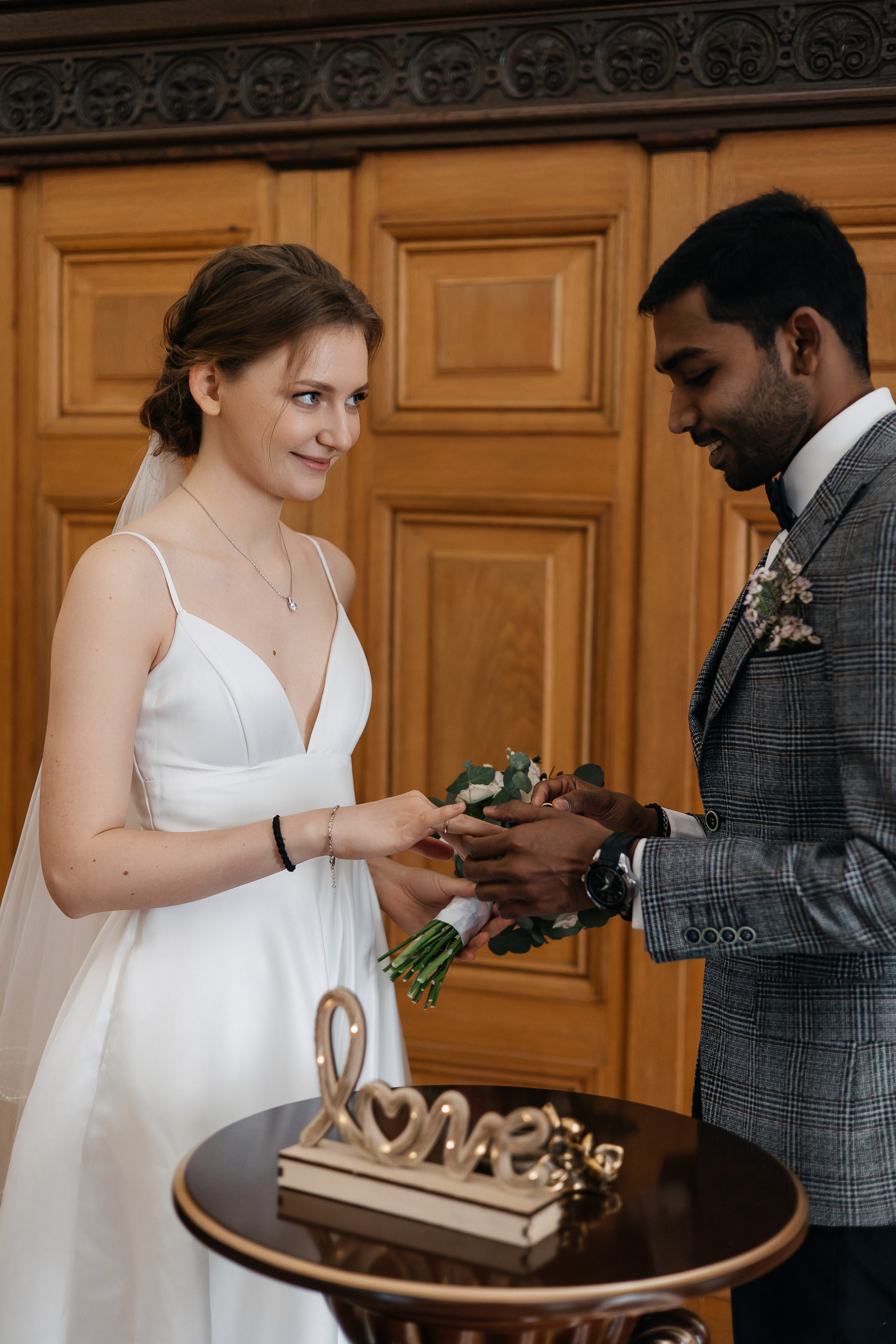 Полина и Вигнеш (ЗАГС + прогулка). Фотограф в Москве Екатерина Потапова