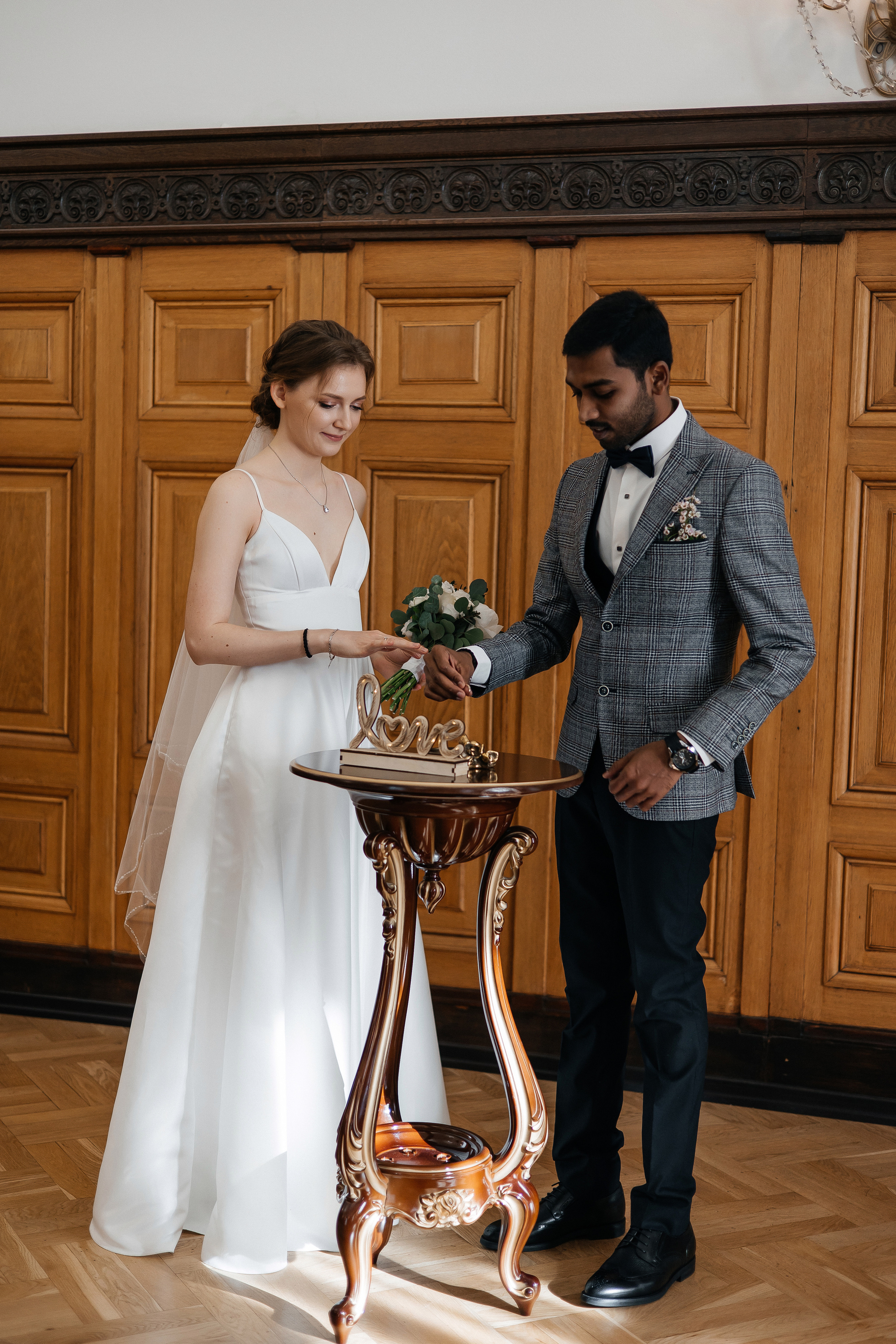 Полина и Вигнеш (ЗАГС + прогулка). Фотограф в Москве Екатерина Потапова