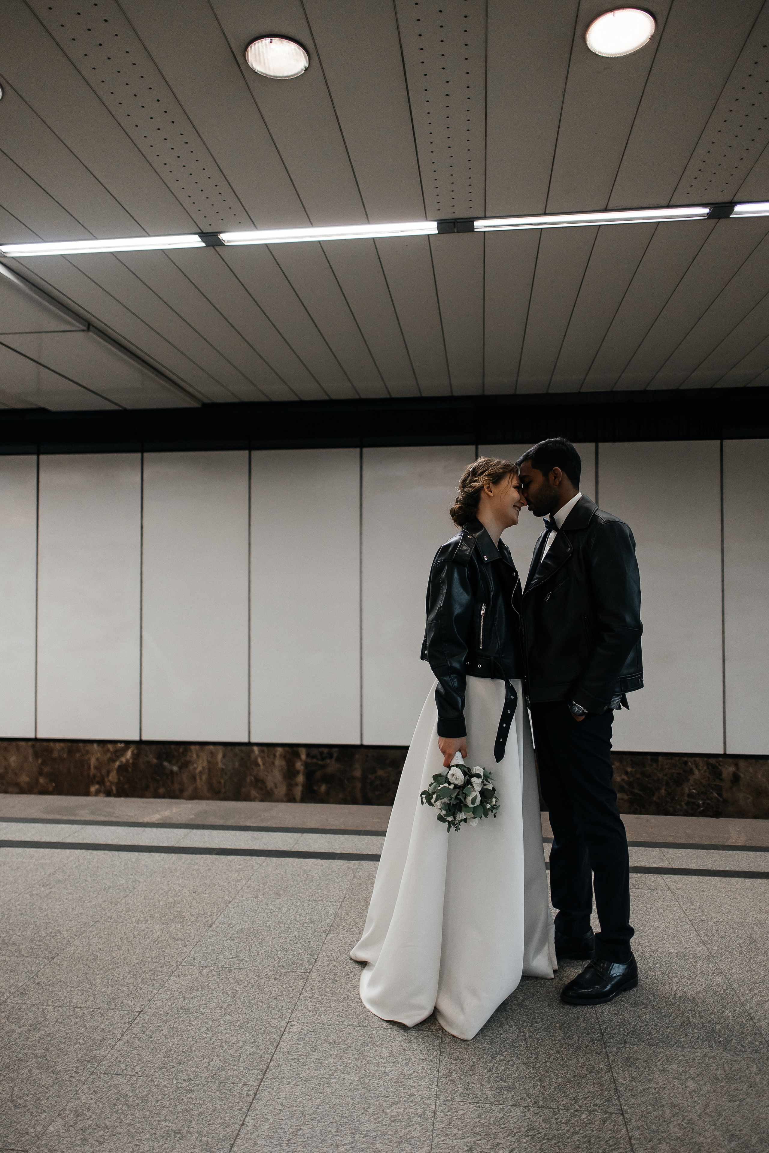 Полина и Вигнеш (ЗАГС + прогулка). Фотограф в Москве Екатерина Потапова