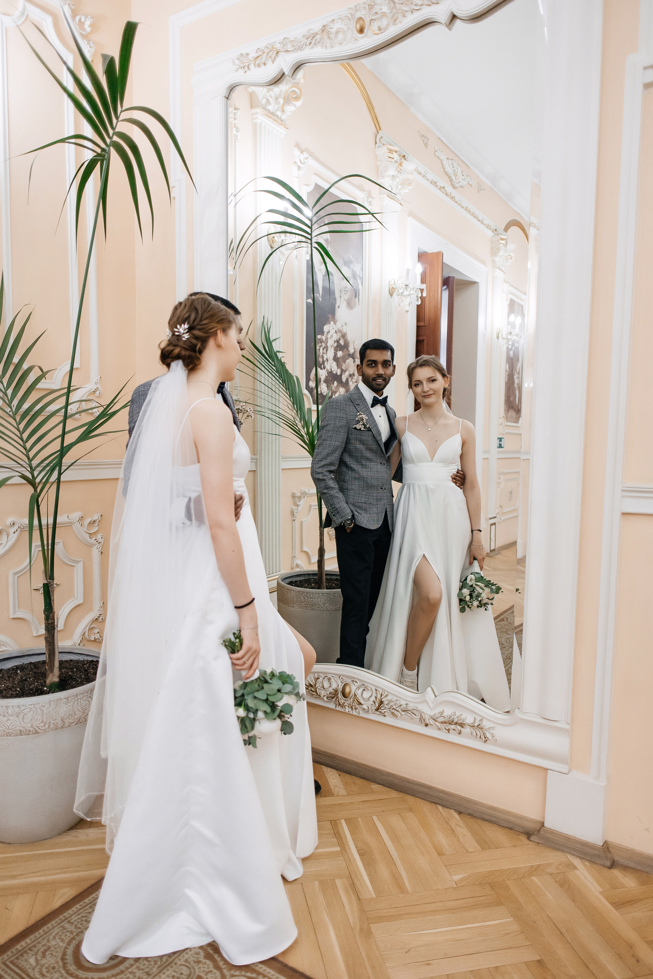 Полина и Вигнеш (ЗАГС + прогулка). Фотограф в Москве Екатерина Потапова