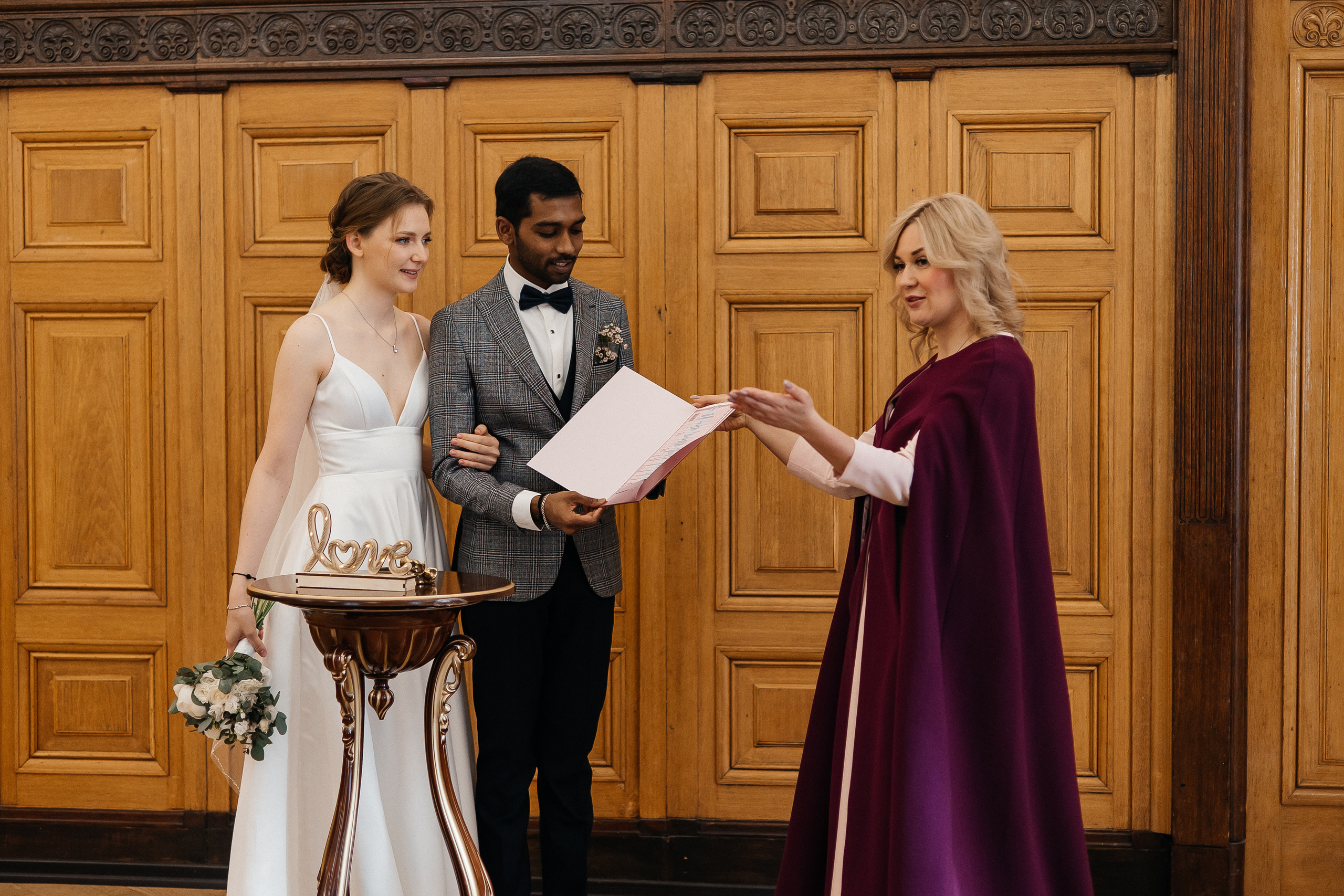 Полина и Вигнеш (ЗАГС + прогулка). Фотограф в Москве Екатерина Потапова