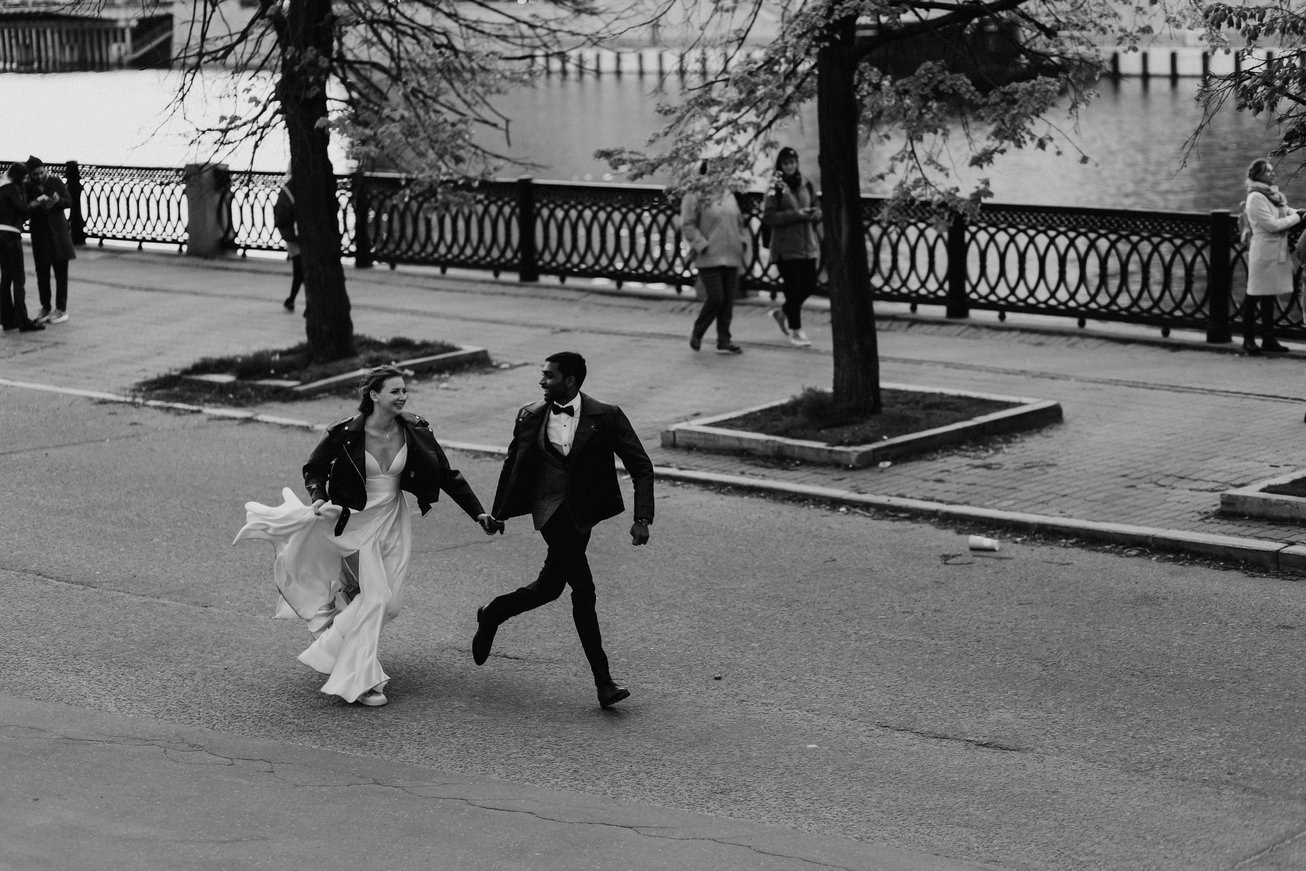 Полина и Вигнеш (ЗАГС + прогулка). Фотограф в Москве Екатерина Потапова