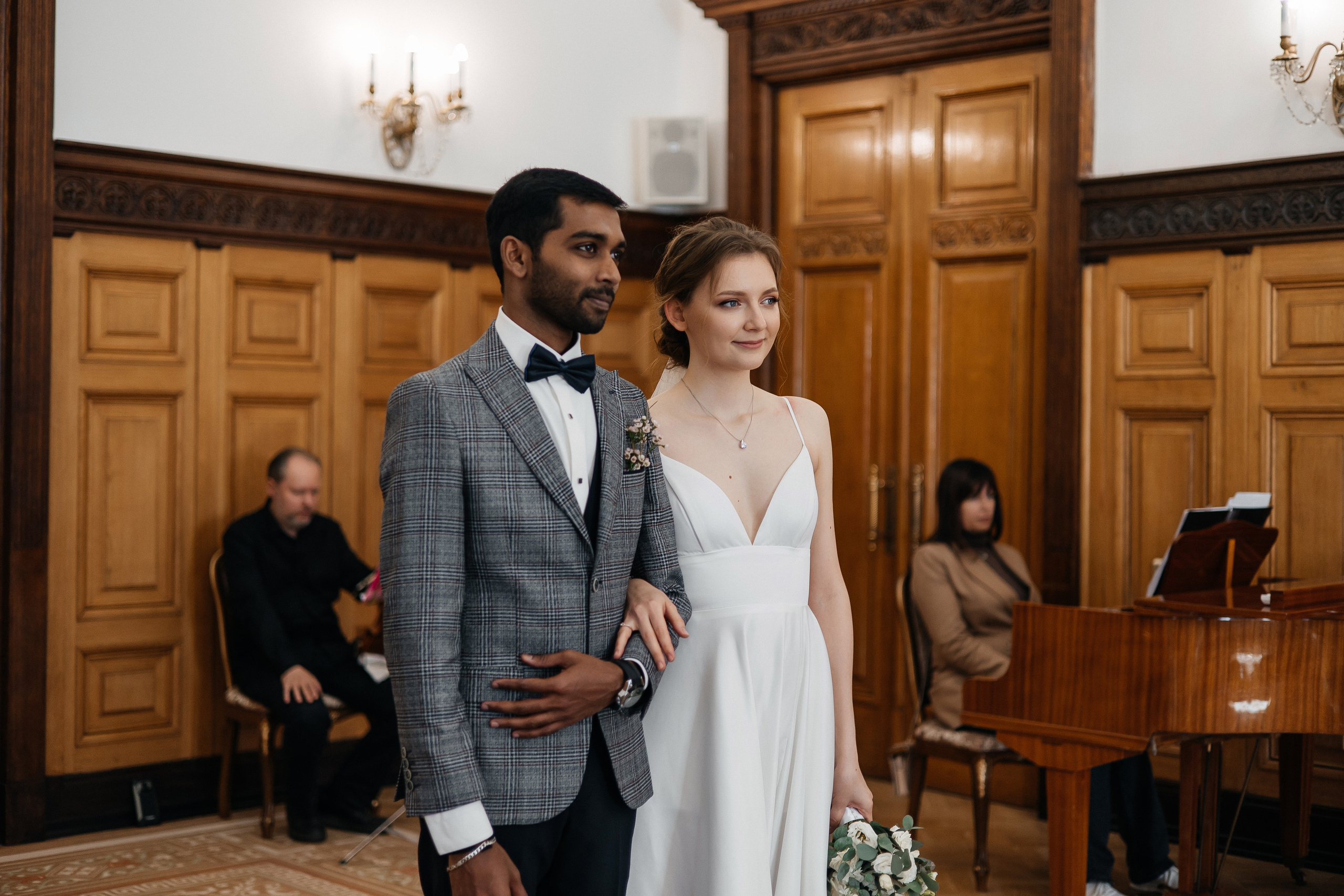 Полина и Вигнеш (ЗАГС + прогулка). Фотограф в Москве Екатерина Потапова