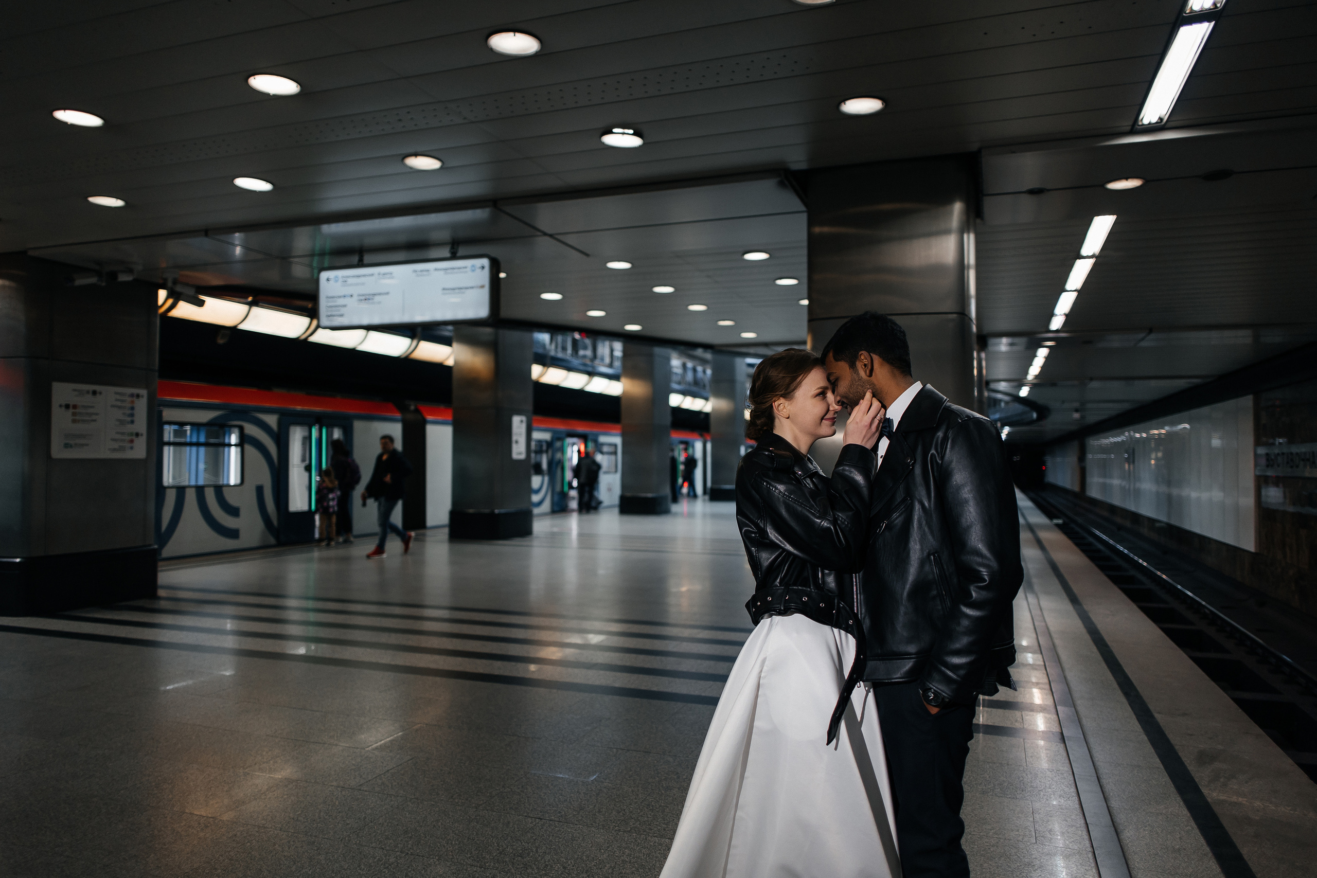 Полина и Вигнеш (ЗАГС + прогулка). Фотограф в Москве Екатерина Потапова