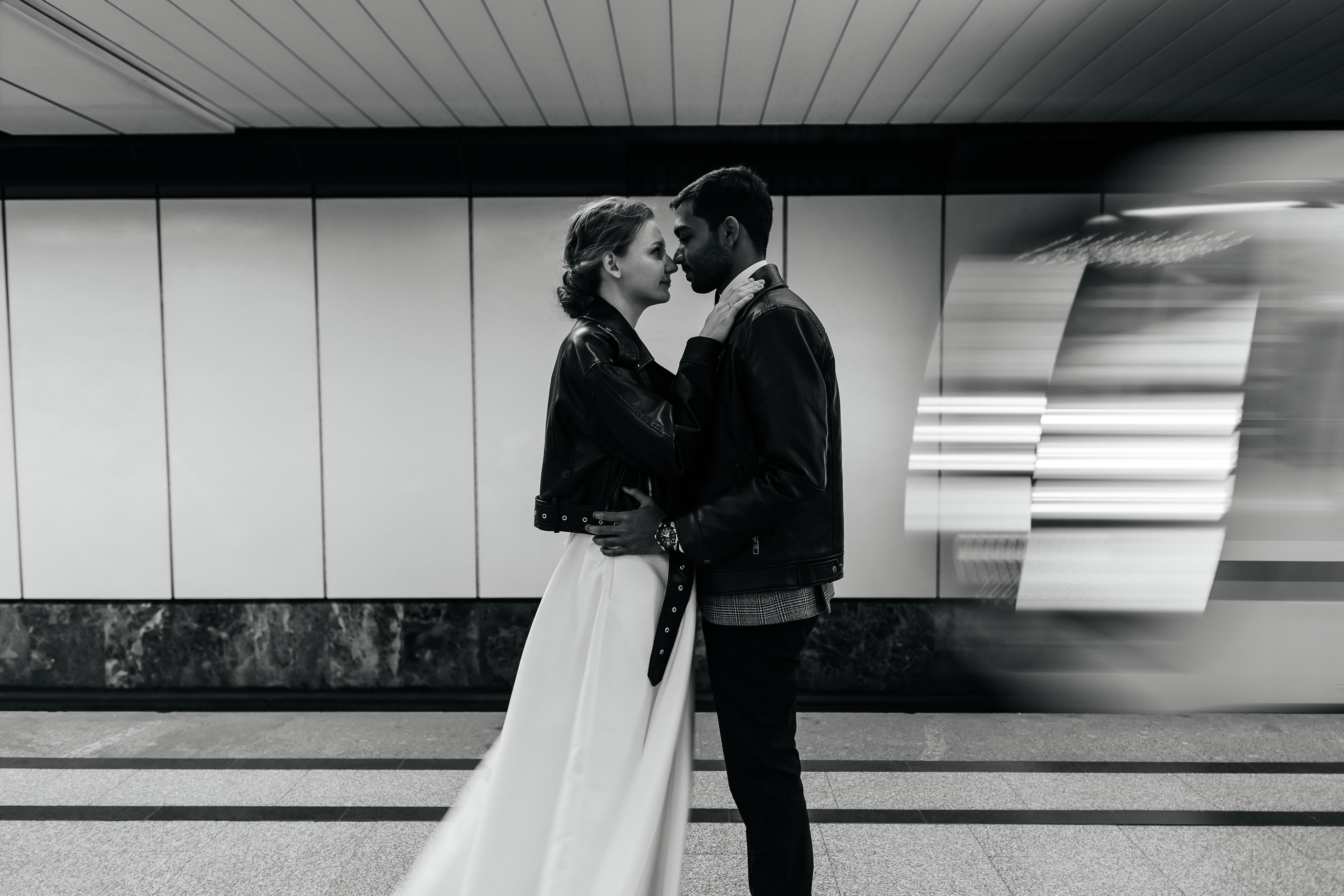 Полина и Вигнеш (ЗАГС + прогулка). Фотограф в Москве Екатерина Потапова