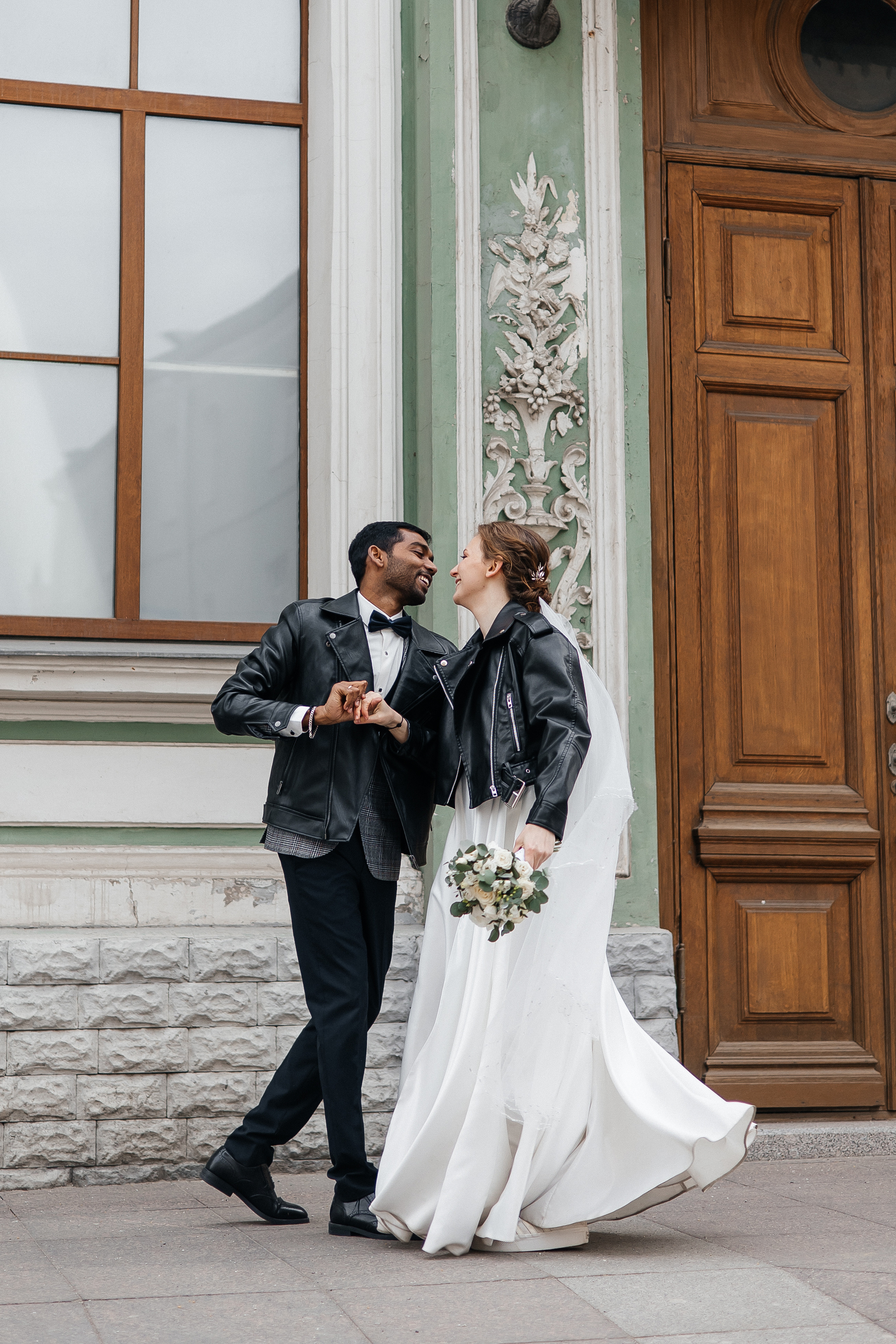 Полина и Вигнеш (ЗАГС + прогулка). Фотограф в Москве Екатерина Потапова