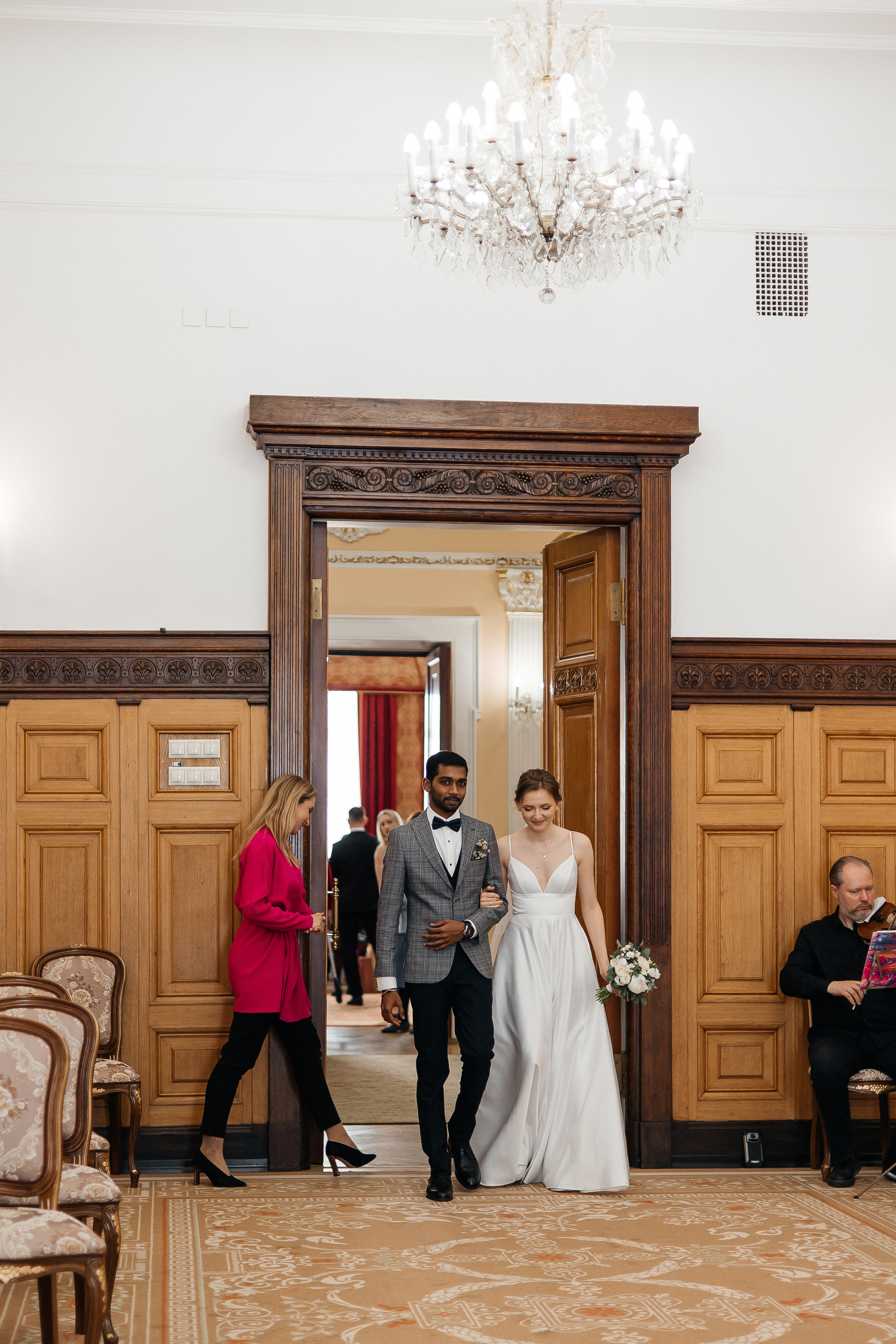 Полина и Вигнеш (ЗАГС + прогулка). Фотограф в Москве Екатерина Потапова