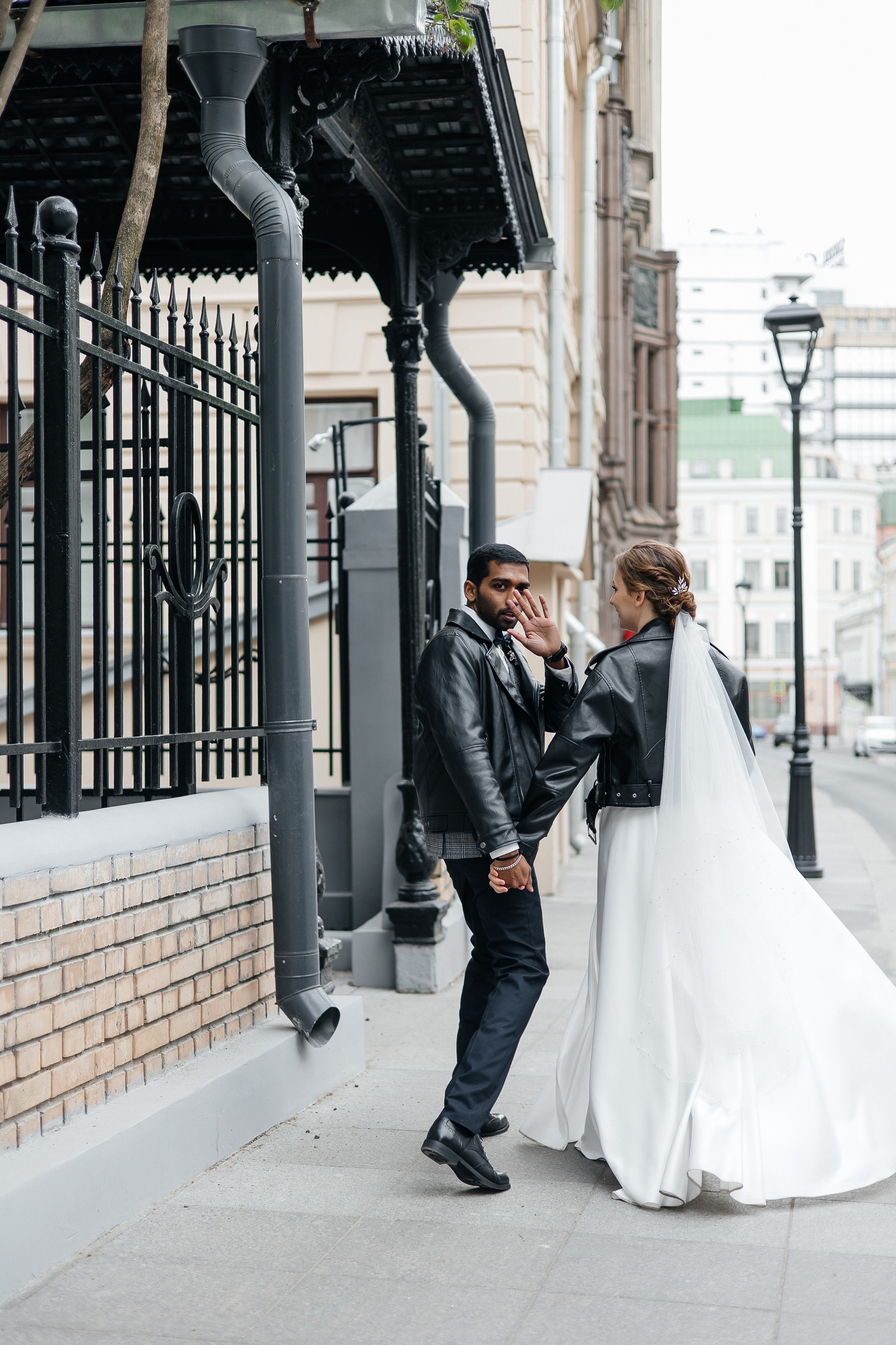 Полина и Вигнеш (ЗАГС + прогулка). Фотограф в Москве Екатерина Потапова