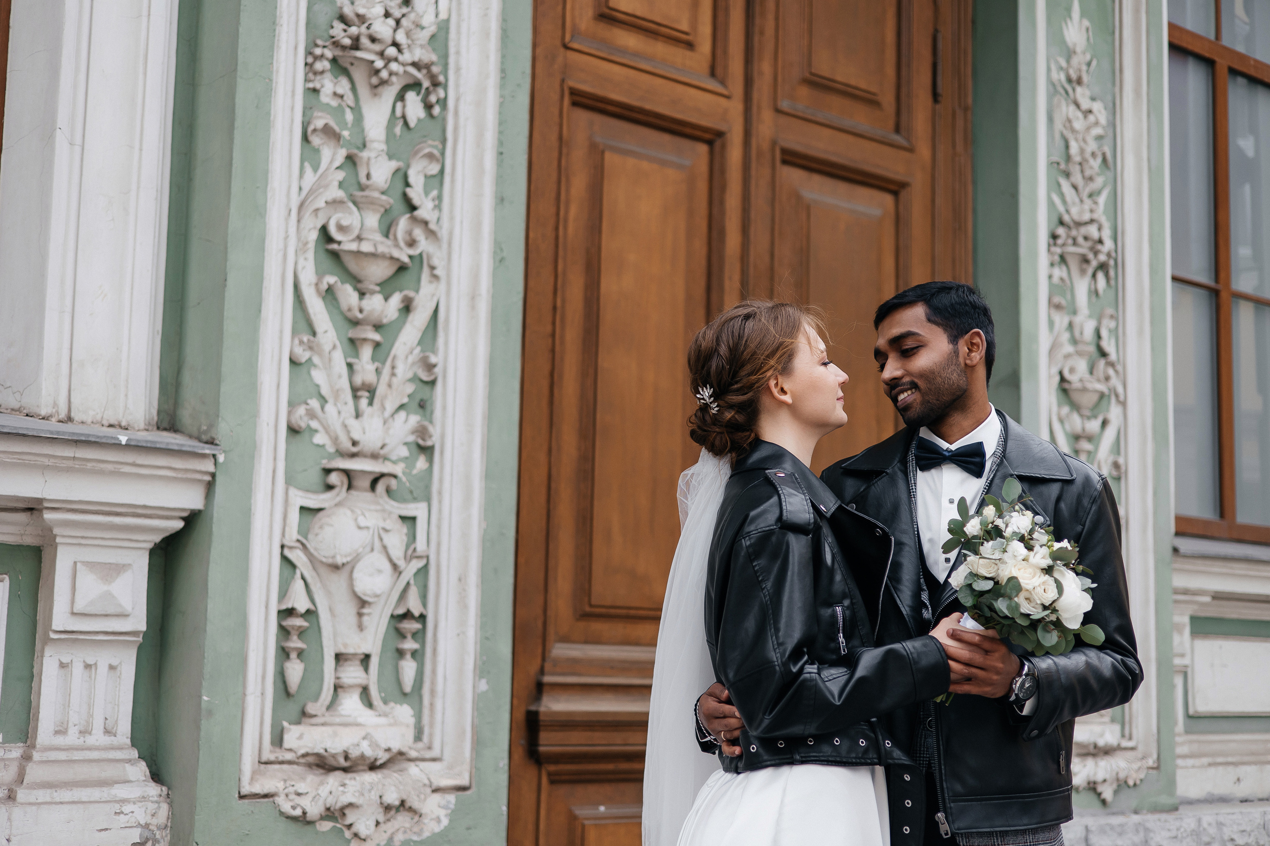 Полина и Вигнеш (ЗАГС + прогулка). Фотограф в Москве Екатерина Потапова