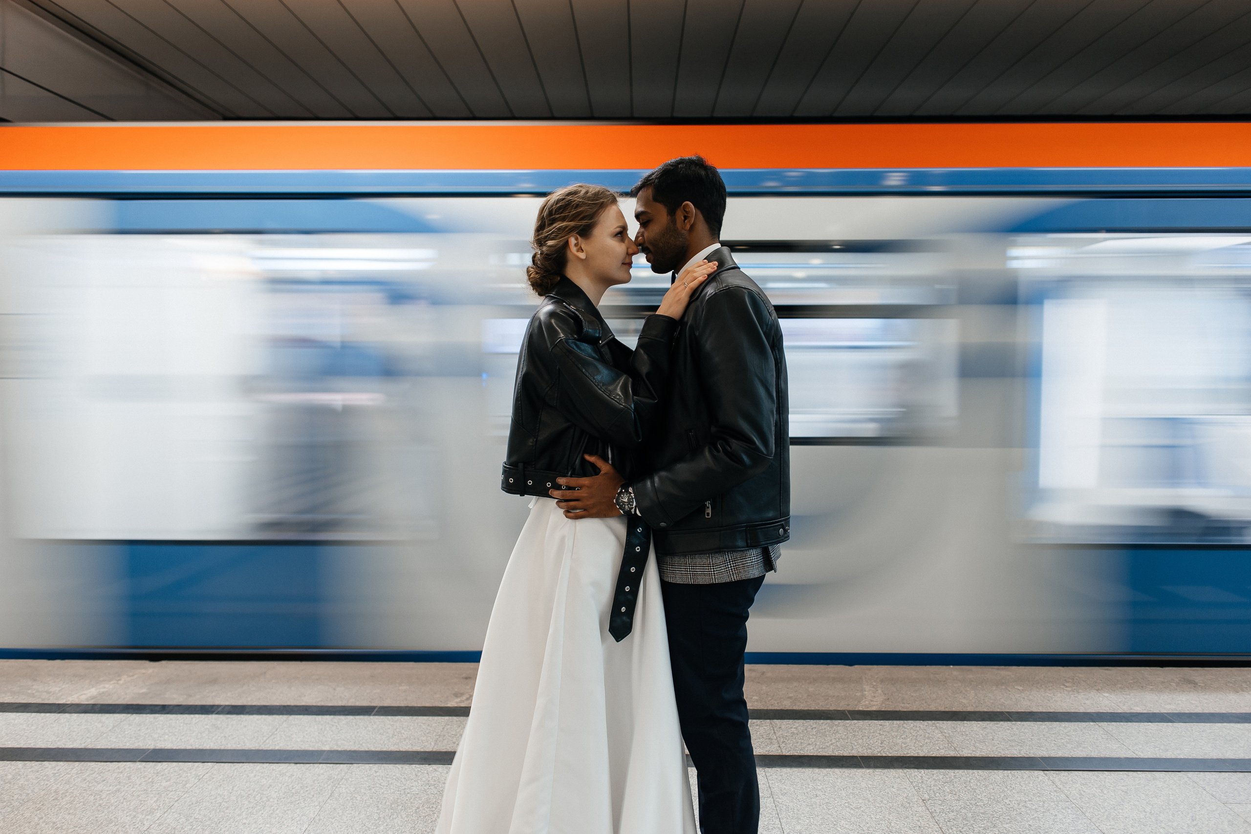 Полина и Вигнеш (ЗАГС + прогулка). Фотограф в Москве Екатерина Потапова