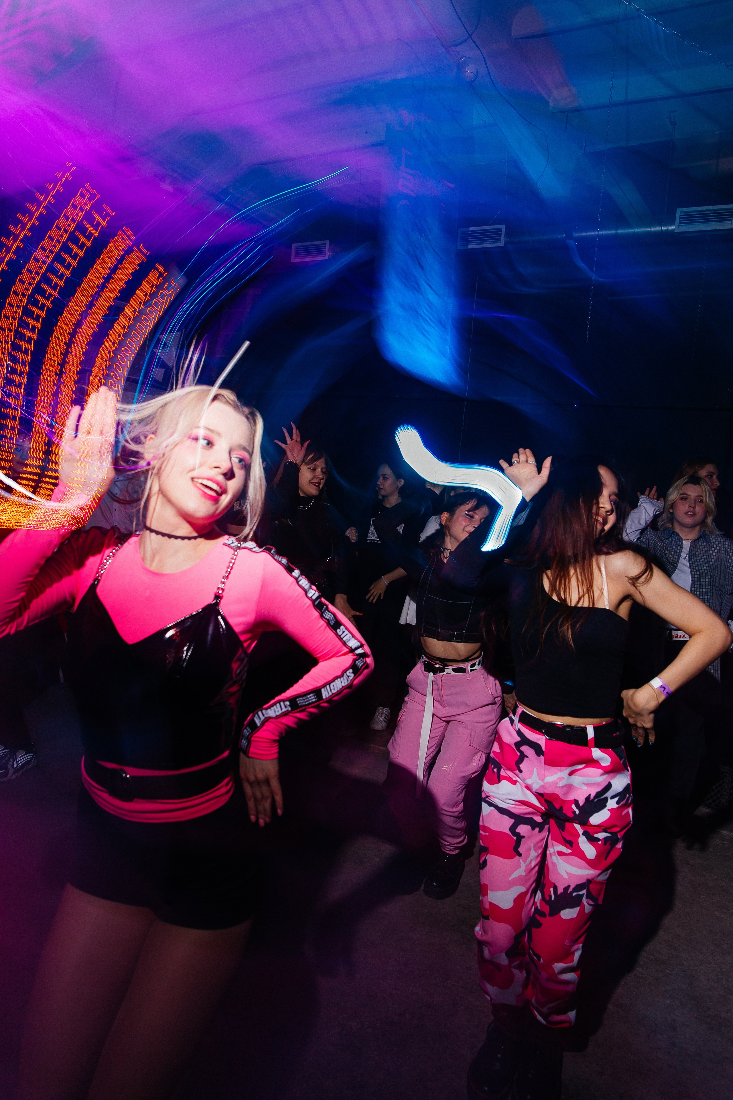Cyberpunk K-POP Party. Свадебный и портретный фотограф в Новосибирске Любовь Исакова