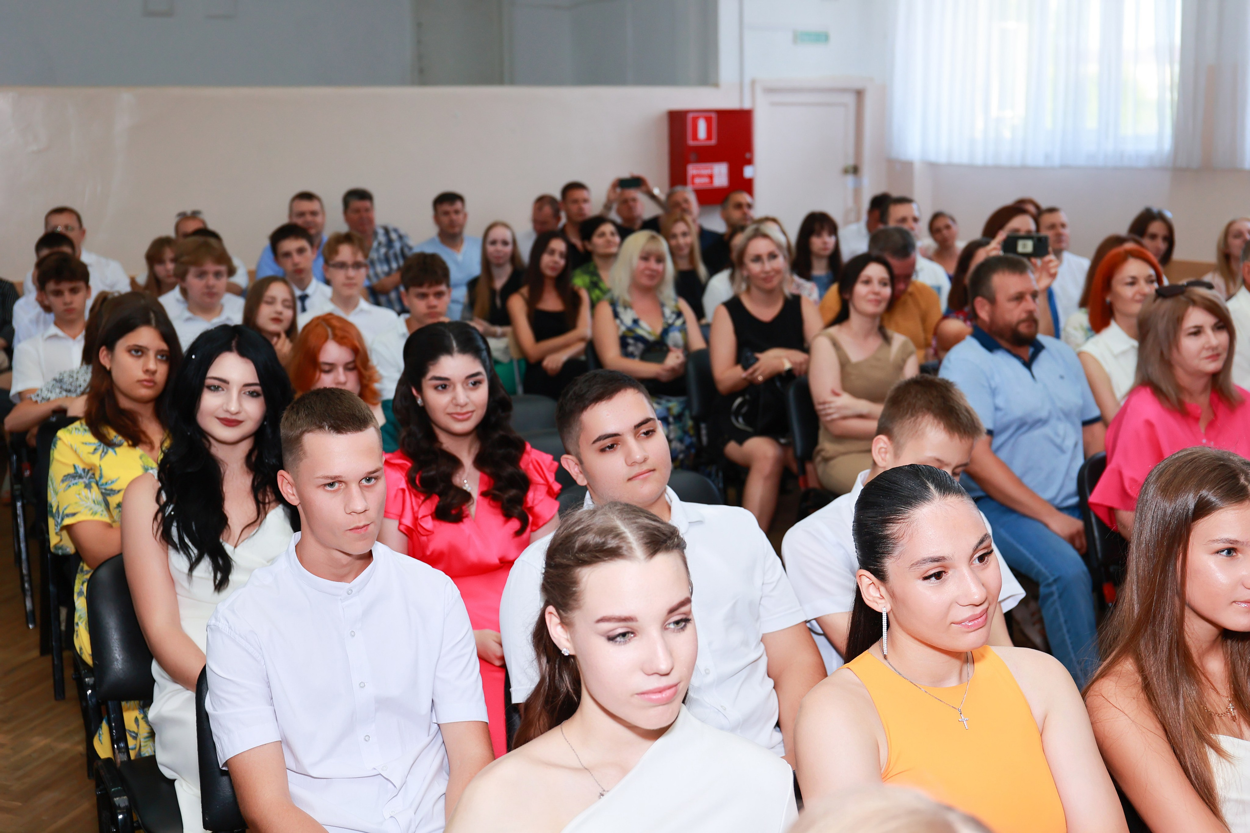 Вручение аттестатов Лицей 64. Детский семейный фотограф Краснодар