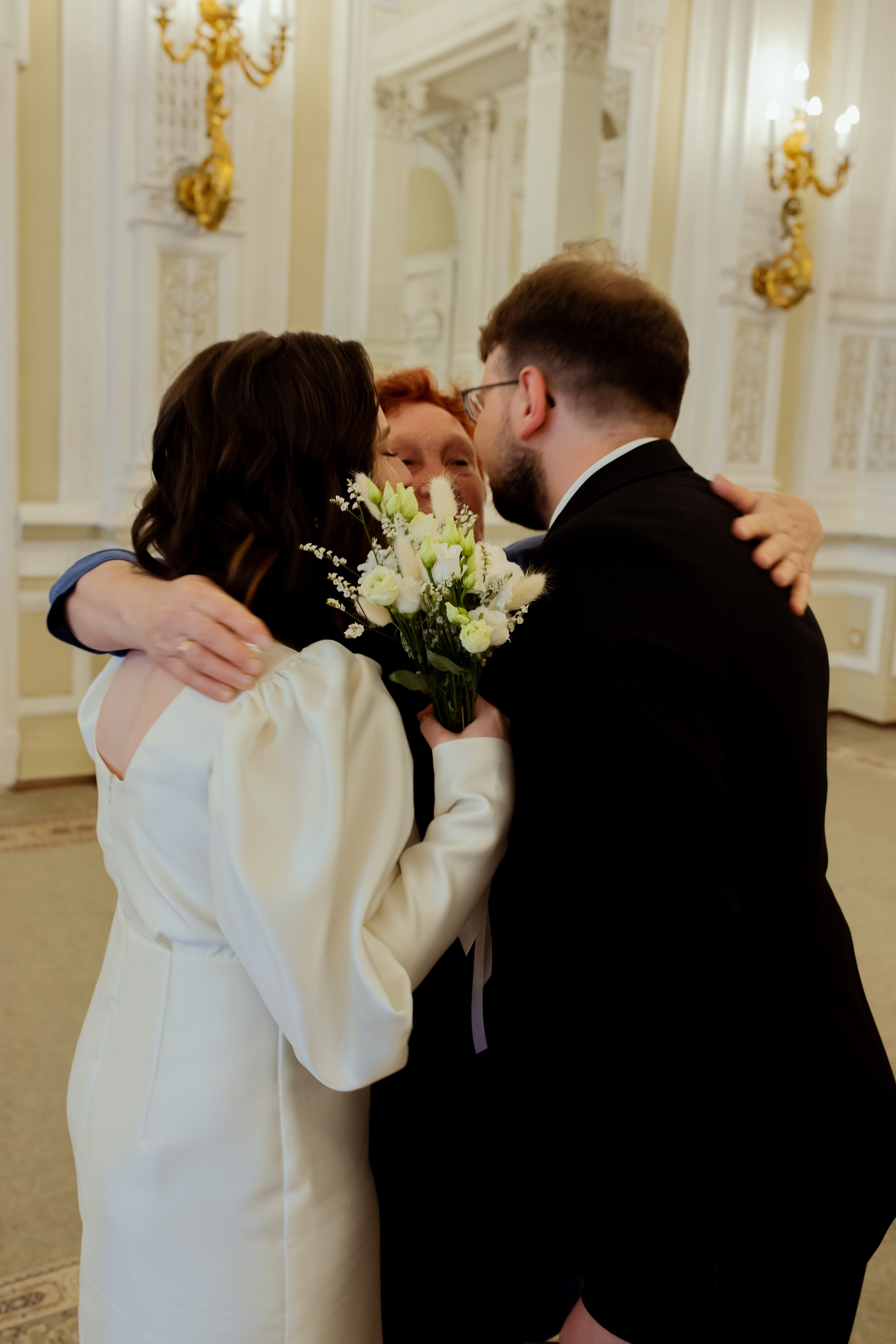 Свадебная фотосессия в первом дворце бракосочетания. Свадебный фотограф в Санкт-Петербурге Анна Суровцева