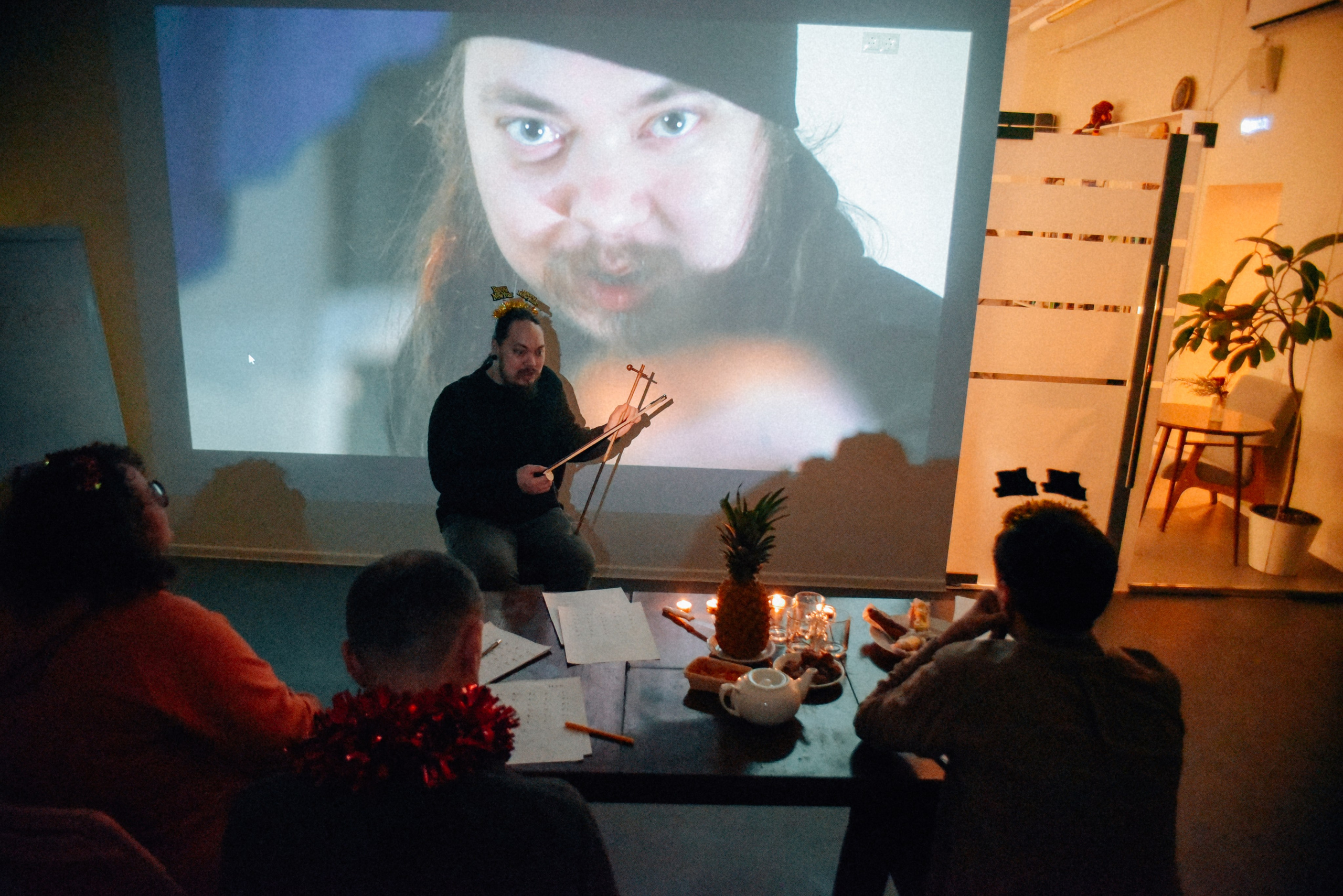 ЧТО ТЫ МЕЛЕШь Вечер вьетнамского караоке. Фотограф Лола Волна, город Москва