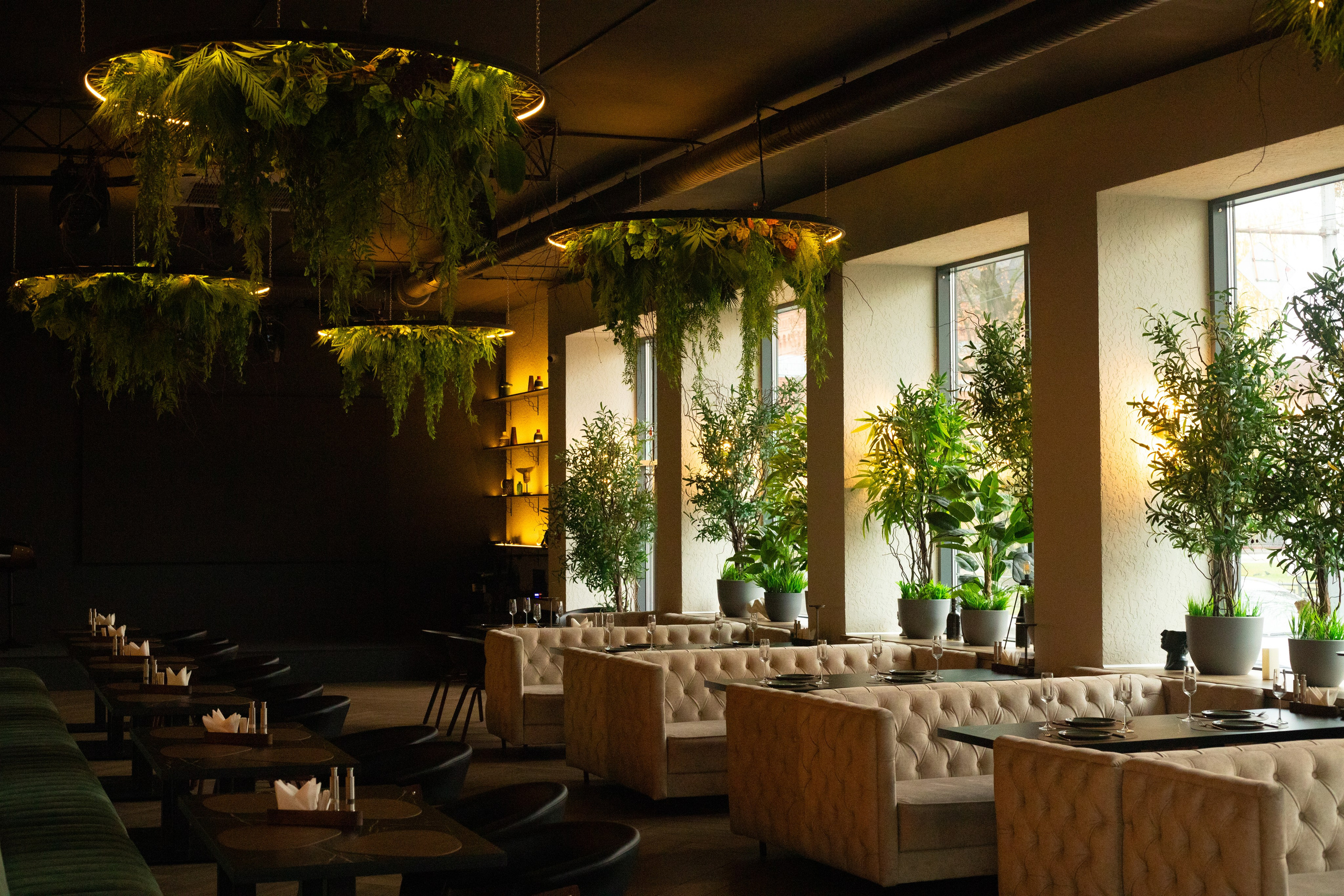 Декор заведений. Декоратор в Минске Алёна Шевелёва. Весеннее оформление входных групп. Декор заведений