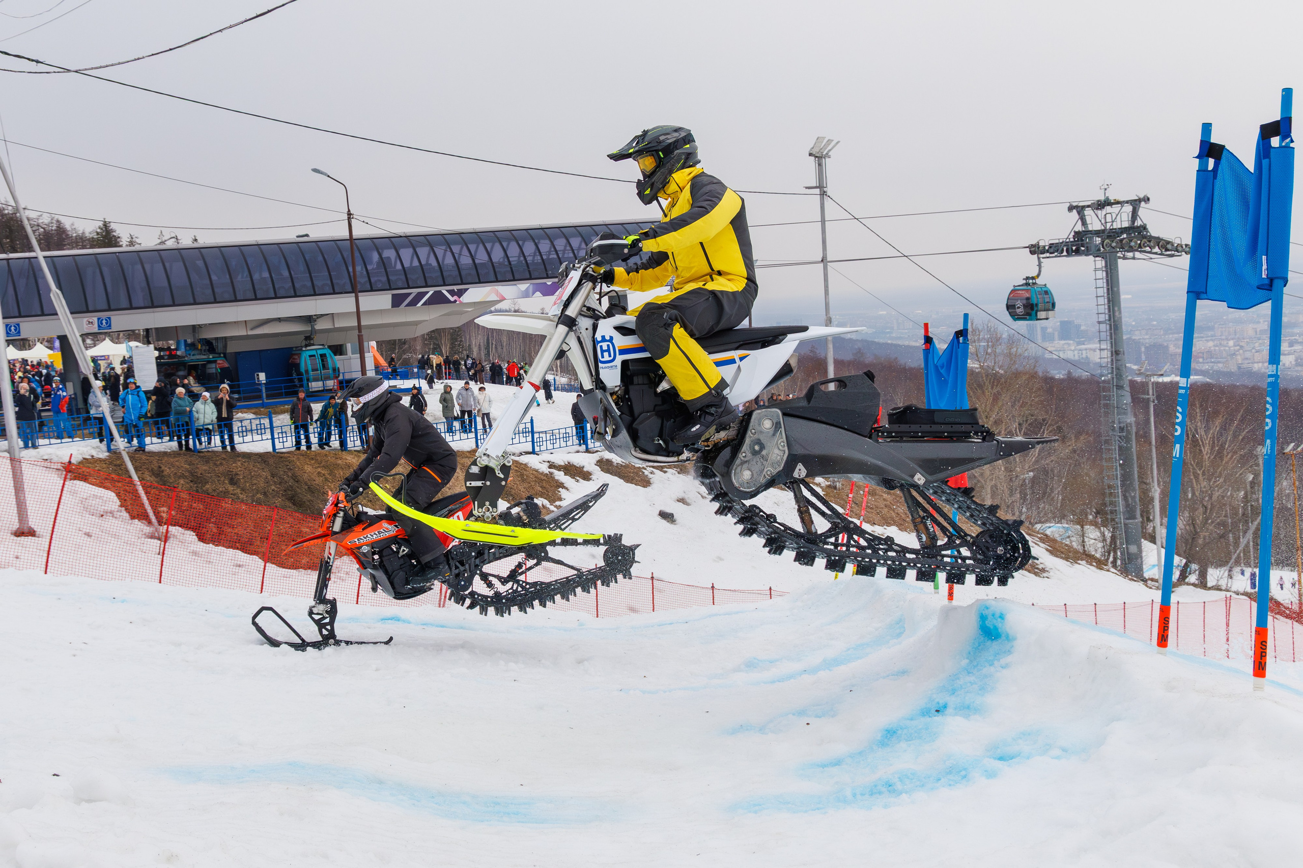 Сноубайк Шоу _ 2026. Свадебный, семейный и репортажный фотограф в Южно-Сахалинске Артур Петросян