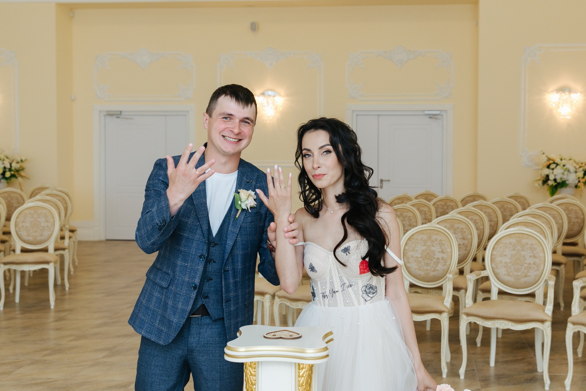 где провести свадьбу в спб, петергофе, свадебный костюм для жениха магазины, свадебный салон в спб найти, торт для свадьбы заказать, найти фотографа на свадьбу, праздник