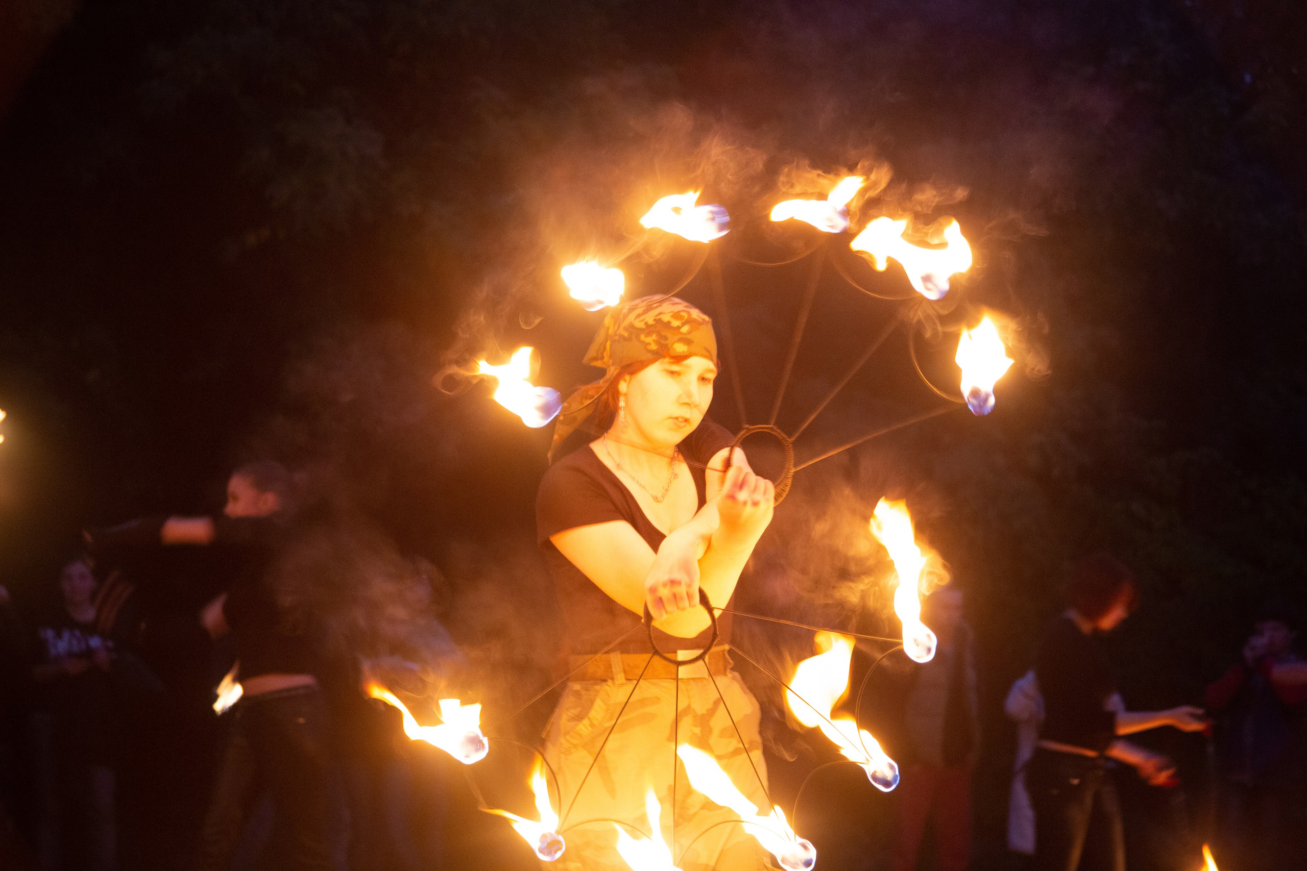 Огненное шоу в Перми. Фотограф Никита Попов. Фотограф Пермь. Фотосессия в фотостудии Перми и на свежем воздухе