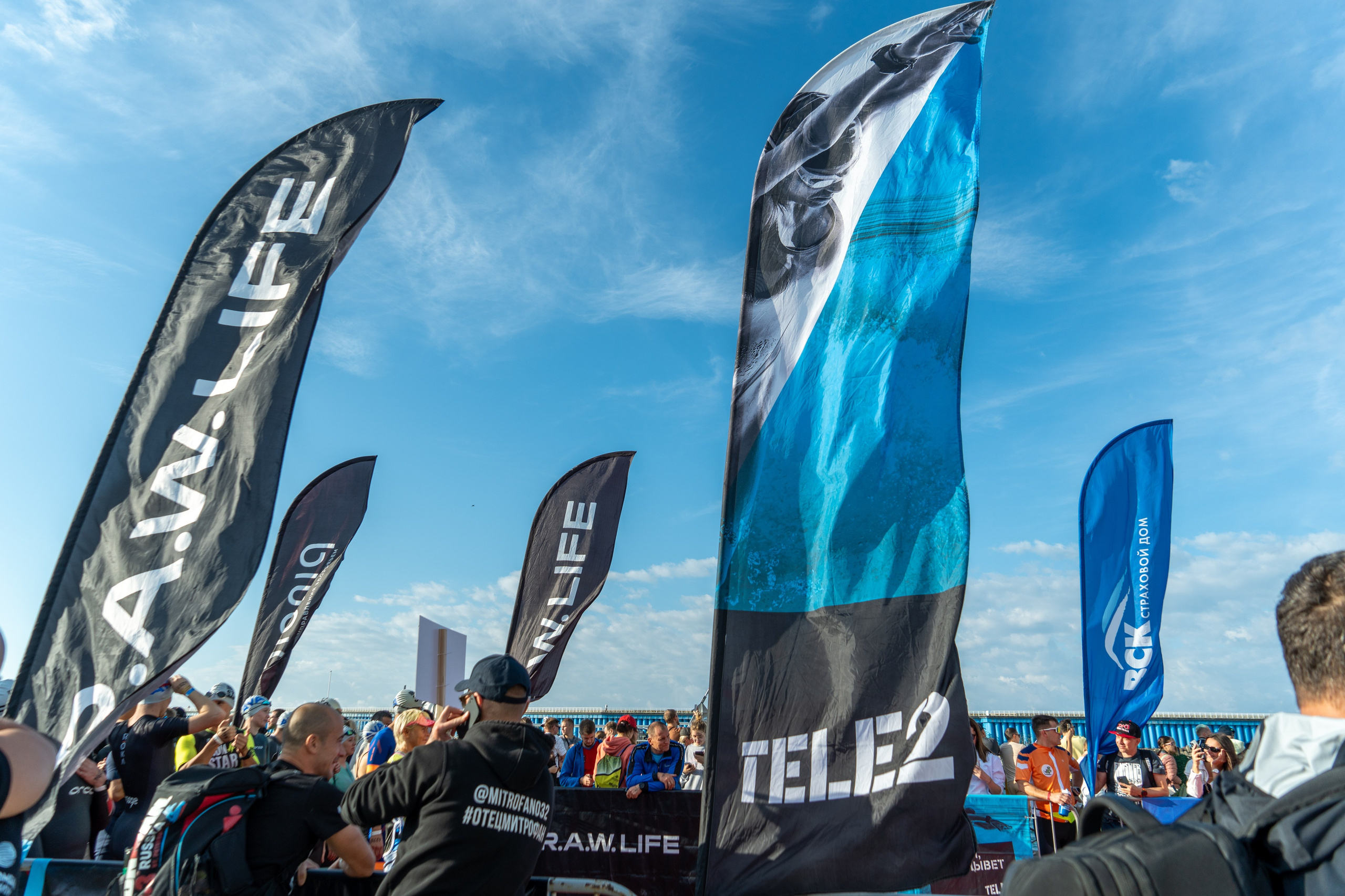 Фотоотчет партнерской интеграции для компании TELE2 на фестивале Ironstar. Репортажный фотограф в Красной Поляне и Сочи Павлюченко Екатерина