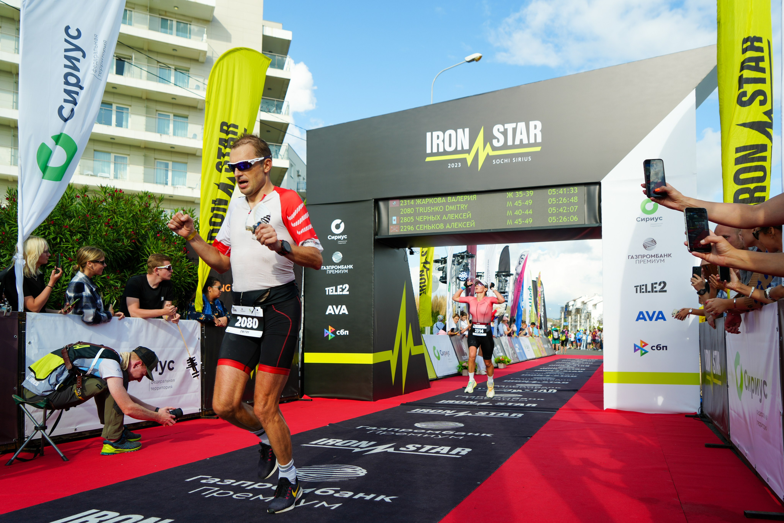 Фотоотчет партнерской интеграции для компании TELE2 на фестивале Ironstar. Репортажный фотограф в Красной Поляне и Сочи Павлюченко Екатерина