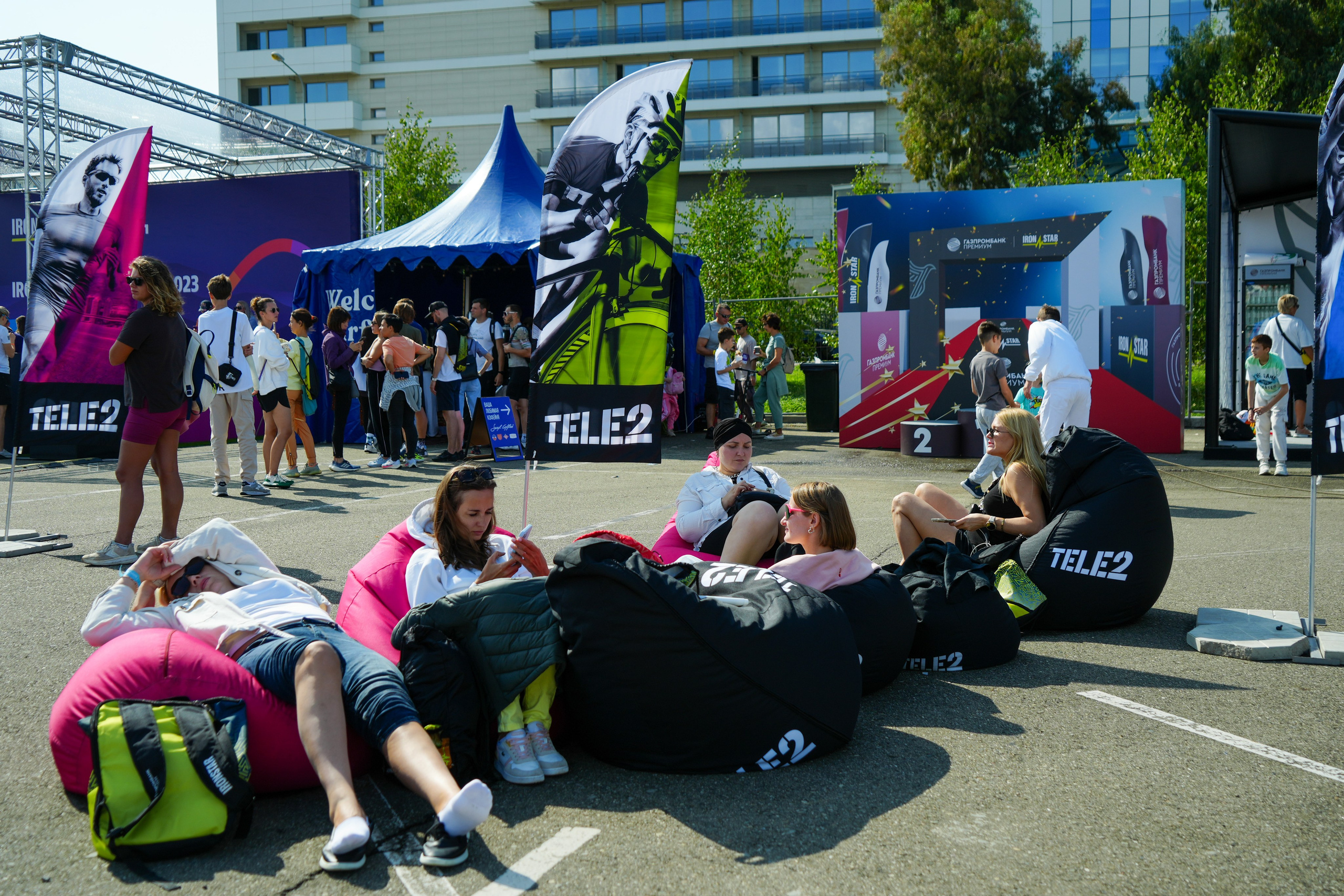 Фотоотчет партнерской интеграции для компании TELE2 на фестивале Ironstar. Репортажный фотограф в Красной Поляне и Сочи Павлюченко Екатерина