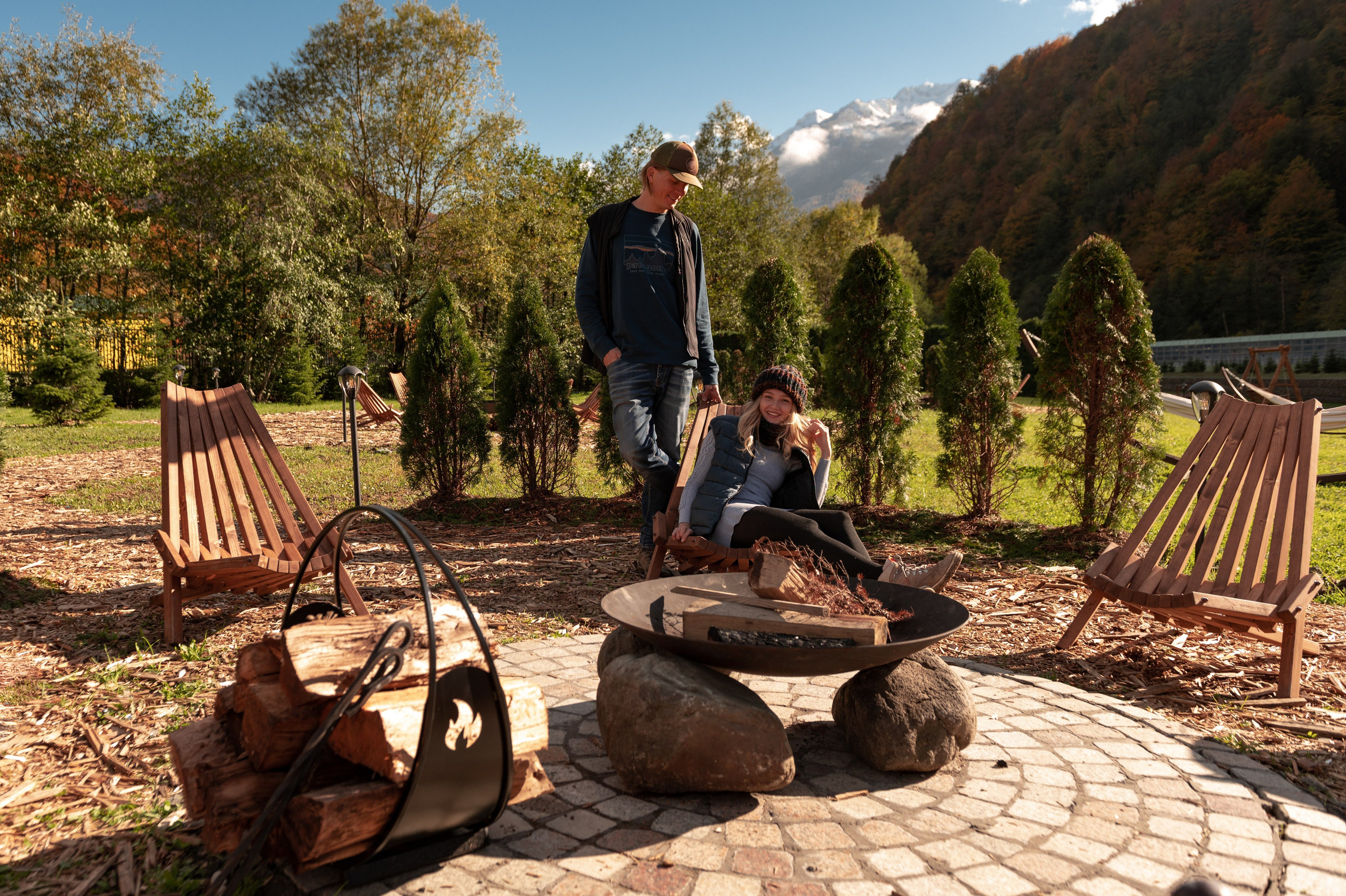 Контент съемка места для отдыха на курорте Газпром Поляна «Мзымта Пляж». Репортажный фотограф в Красной Поляне и Сочи Павлюченко Екатерина