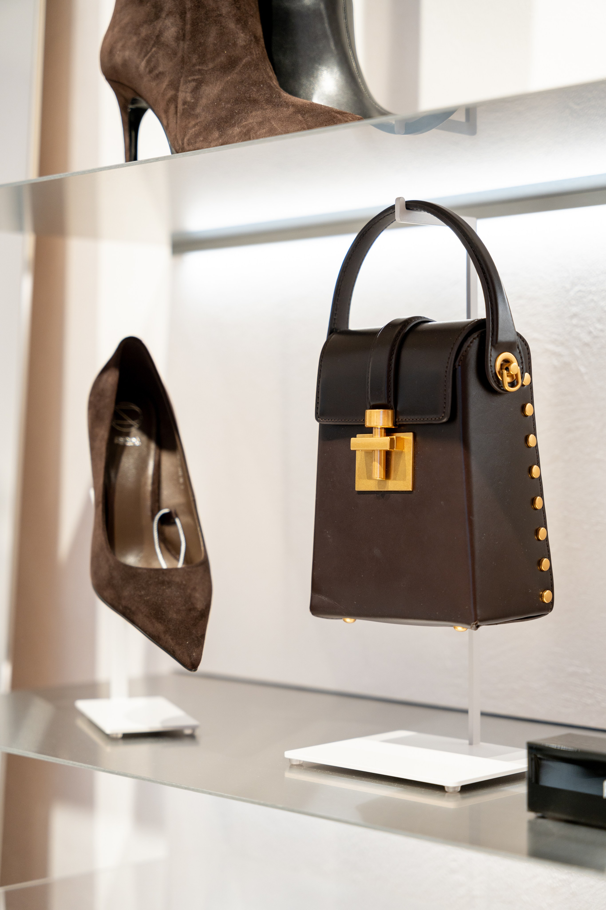 Интерьерная фотосъемка магазина Ekonika в Краснодаре — обувной бренд Профессиональная фотосъемка Ekonika — фирменный магазин в Краснодаре. Шедевры для Вас! Фотограф и Видеограф в Краснодаре Пахиев Руслан