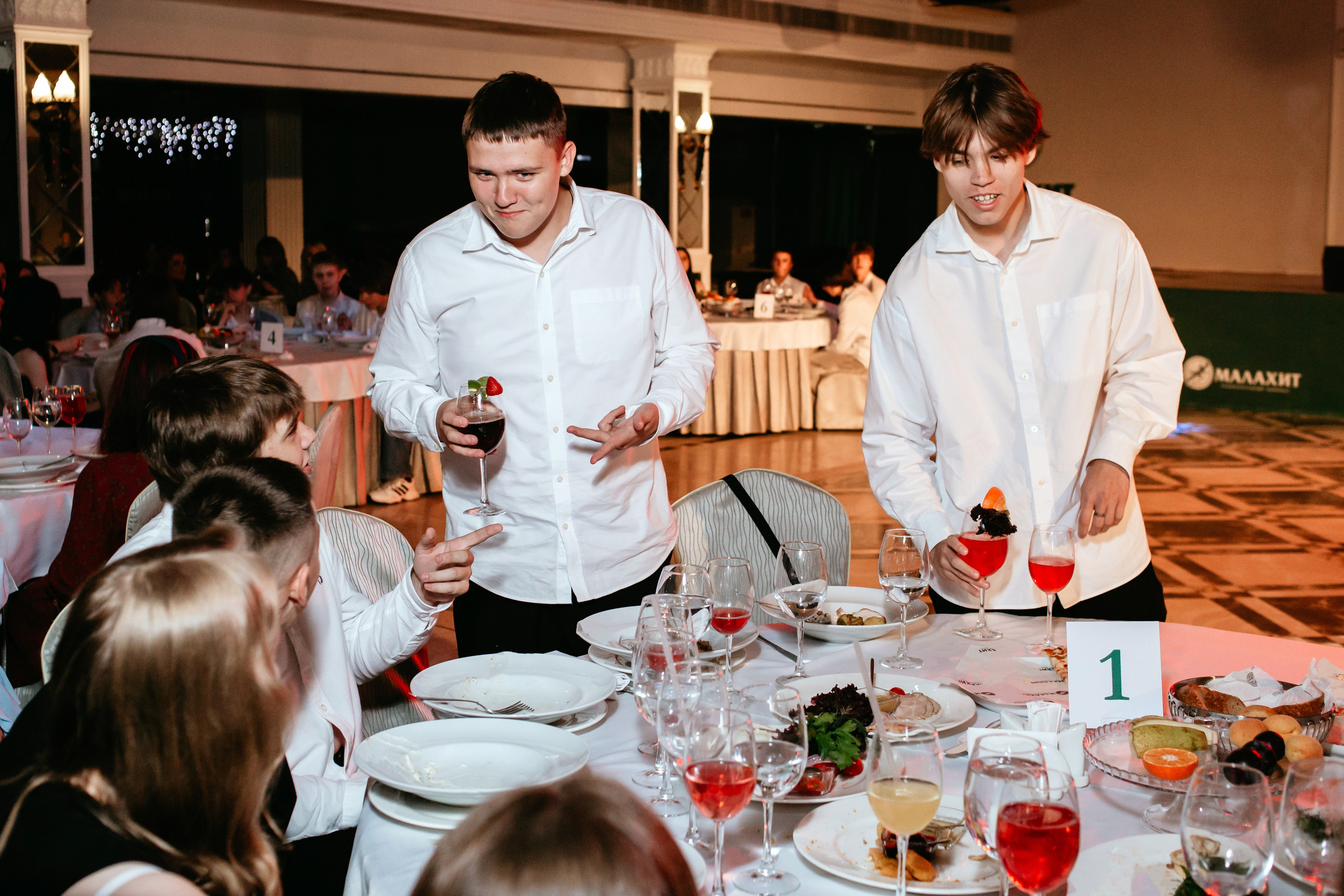 Выпускной 2025 (9класс) 124 школа. Фотограф в Челябинске Ополихина Анна