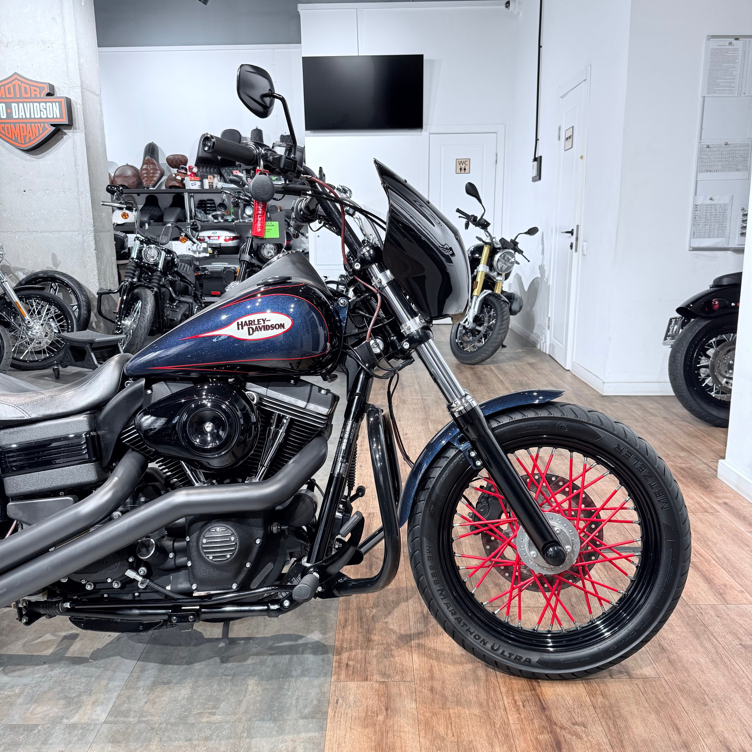 2013 Street Bob АВS Сlub-Style Blue. Hello Davidson, Москва. Только хорошие мотоциклы…