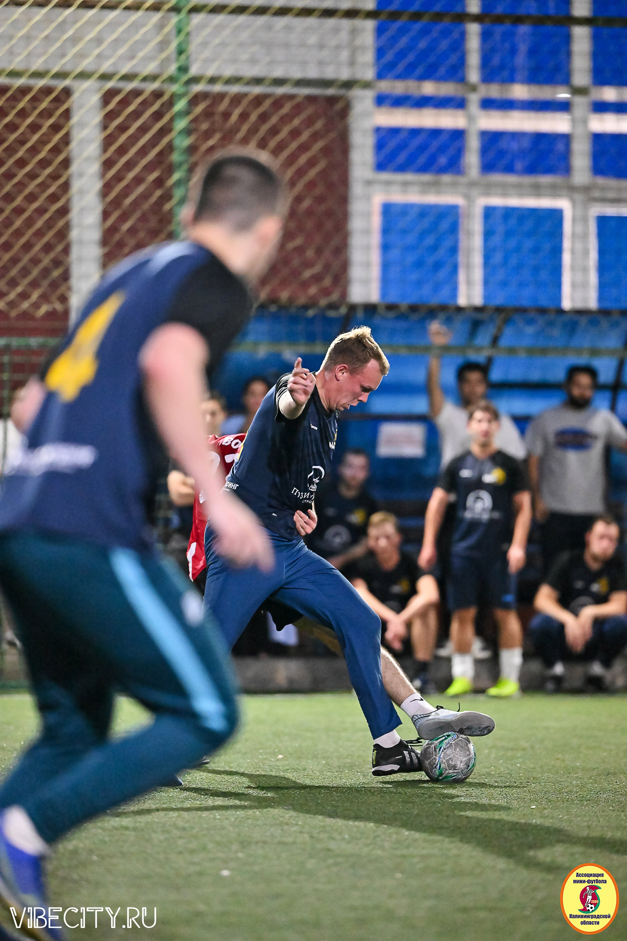 ФИНАЛЬНЫЕ ИГРЫ КУБКА МИНИ-ФУТБОЛЬНОЙ ЛИГИ И КУБКА КОРПОРАТИВНОЙ МФЛ 2025. VIBECITY.RU Вайб Сити Ру Фоторепортажи Фотоотчеты Калининград
