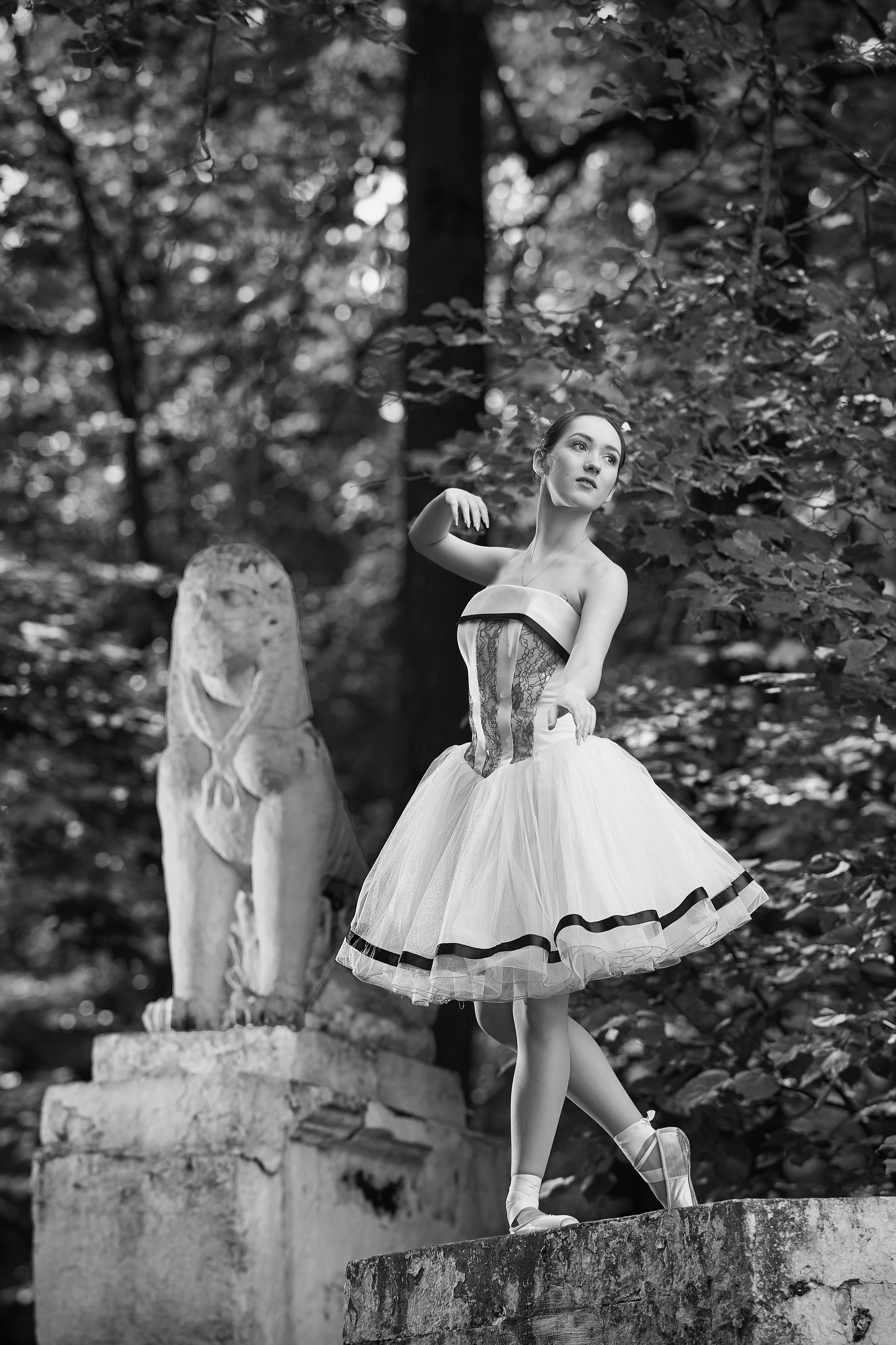 балерина в старинной русской усадьбе